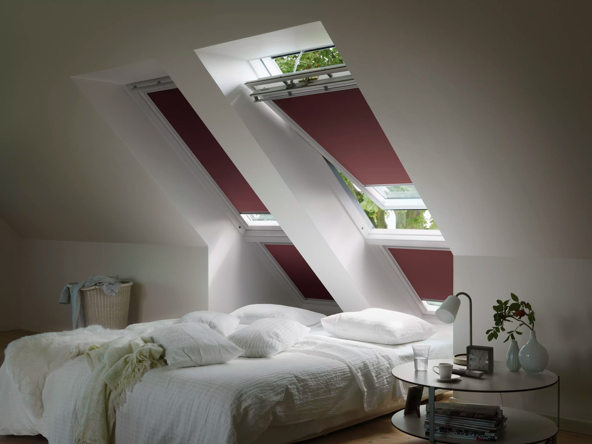 VELUX Verdunklungsrollo »DKL 4559S« verdunkelnd ohne Bohren in Führungsschienen alufarbene Führungsschienen & Griffleiste