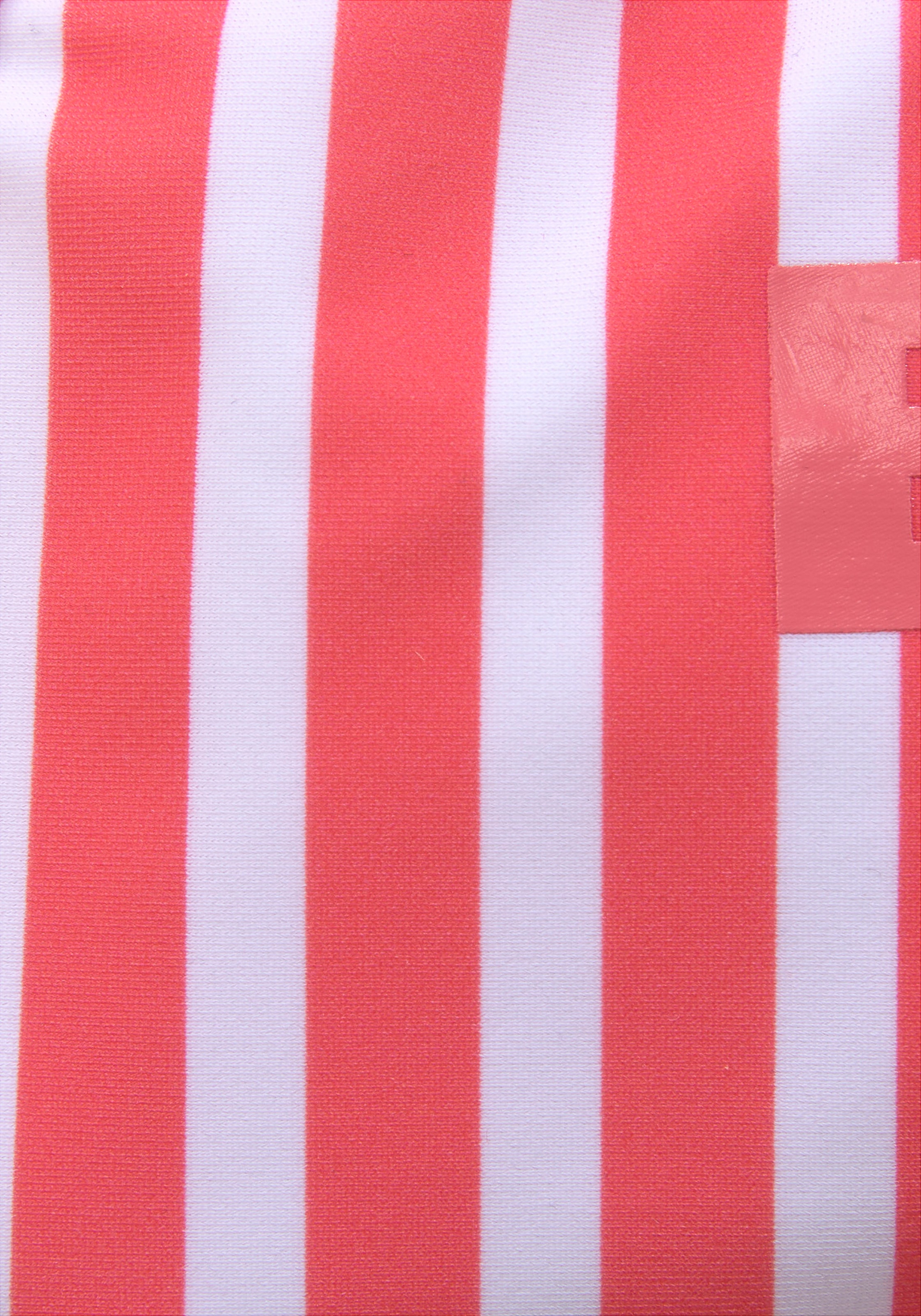 Bench. Bustier-Bikini, mit trendigen Streifen