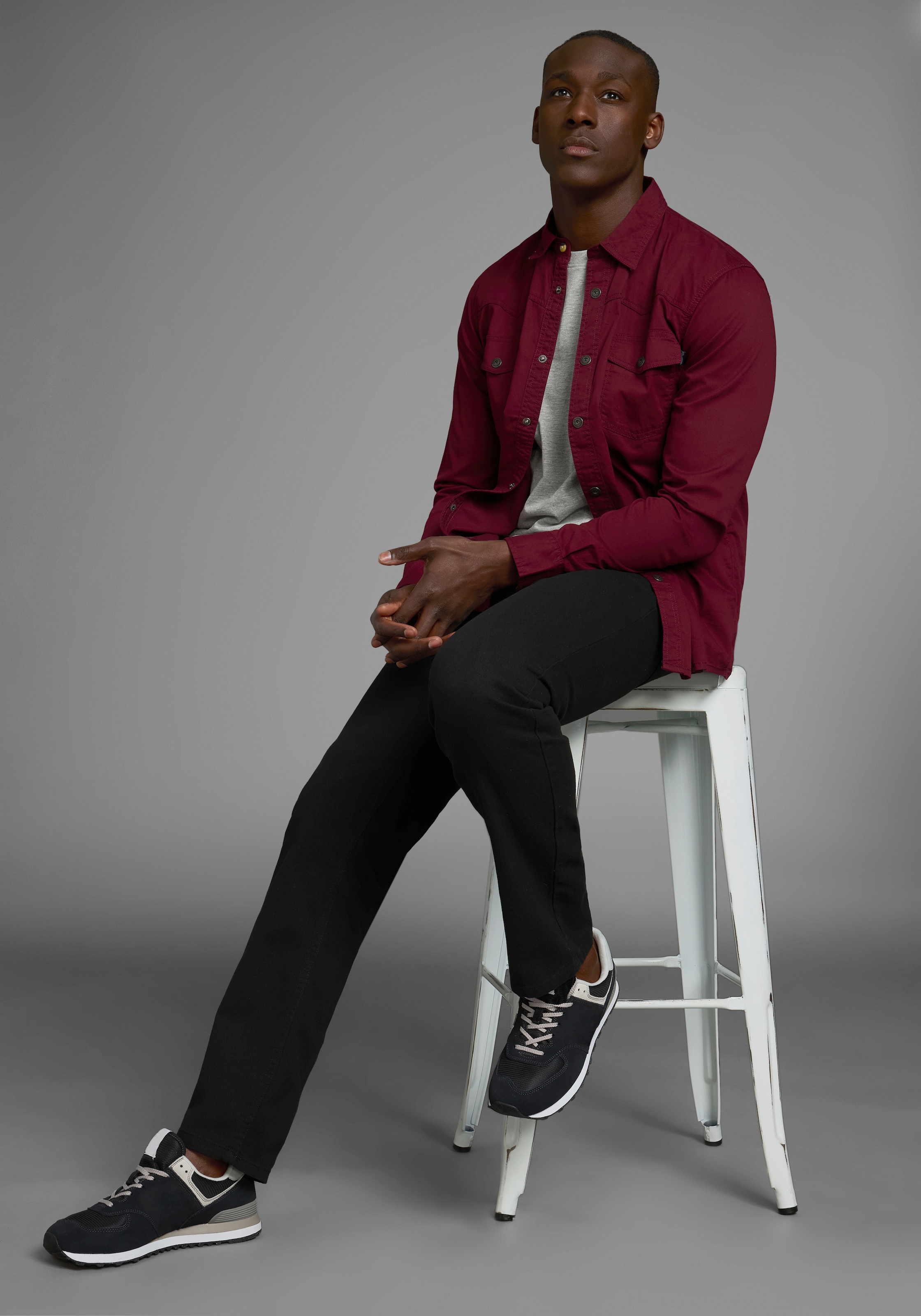 Arizona Regular-fit-Jeans »James«, regular fit, gerades Bein, Five-Pocket-Form, normale Leibhöhe