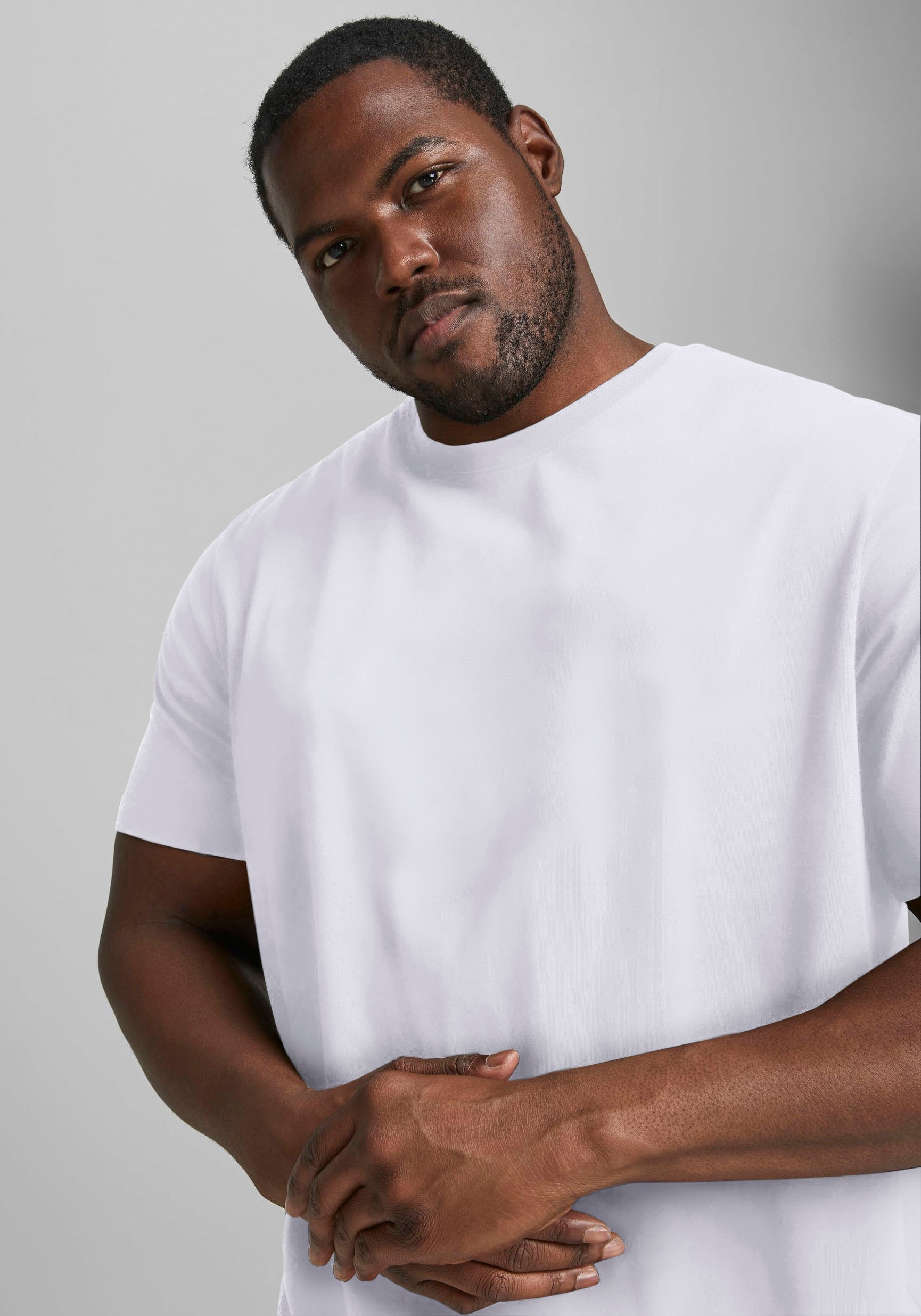 Jack & Jones PlusSize T-Shirt »NOA TEE«, mit abgerundetem Saum, bis Größe 6XL