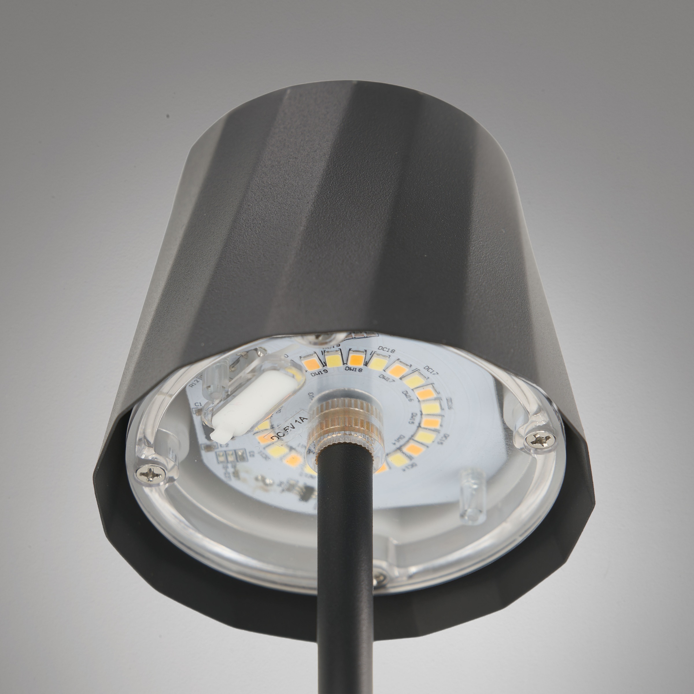 REALITY Leuchten LED Tischleuchte »DIAZ, Outdoor Akku Tischlampe Höhe 21 cm Ø 8,5 cm, IP44, Touchdimmer« LED-Board 1 Stk. Farbwechsler | warmweiß - kaltweiß CCT Lichtfarbe einstellbar 2700-6500K, 160 Lumen, 1,6W, USB Anschluss