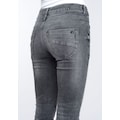 GANG Skinny-fit-Jeans »MORA«, mit 3-Knopf-Verschluss und Passe vorne