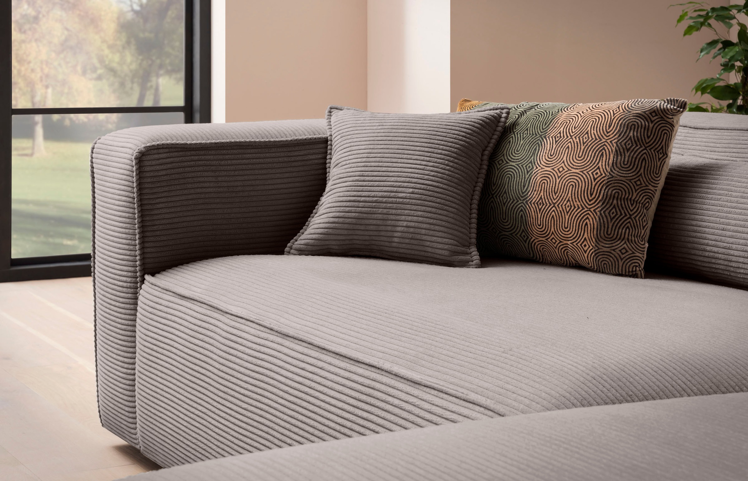 LeGer Home by Lena Gercke Polsterecke »PIARA XXL, L-Form mit Schlaffunktion, Big-Sofa in Cord o. Leinenoptik«, Hocker stellbar zum Schlafsofa (Krokodilverbinder), tiefe Sitzfläche