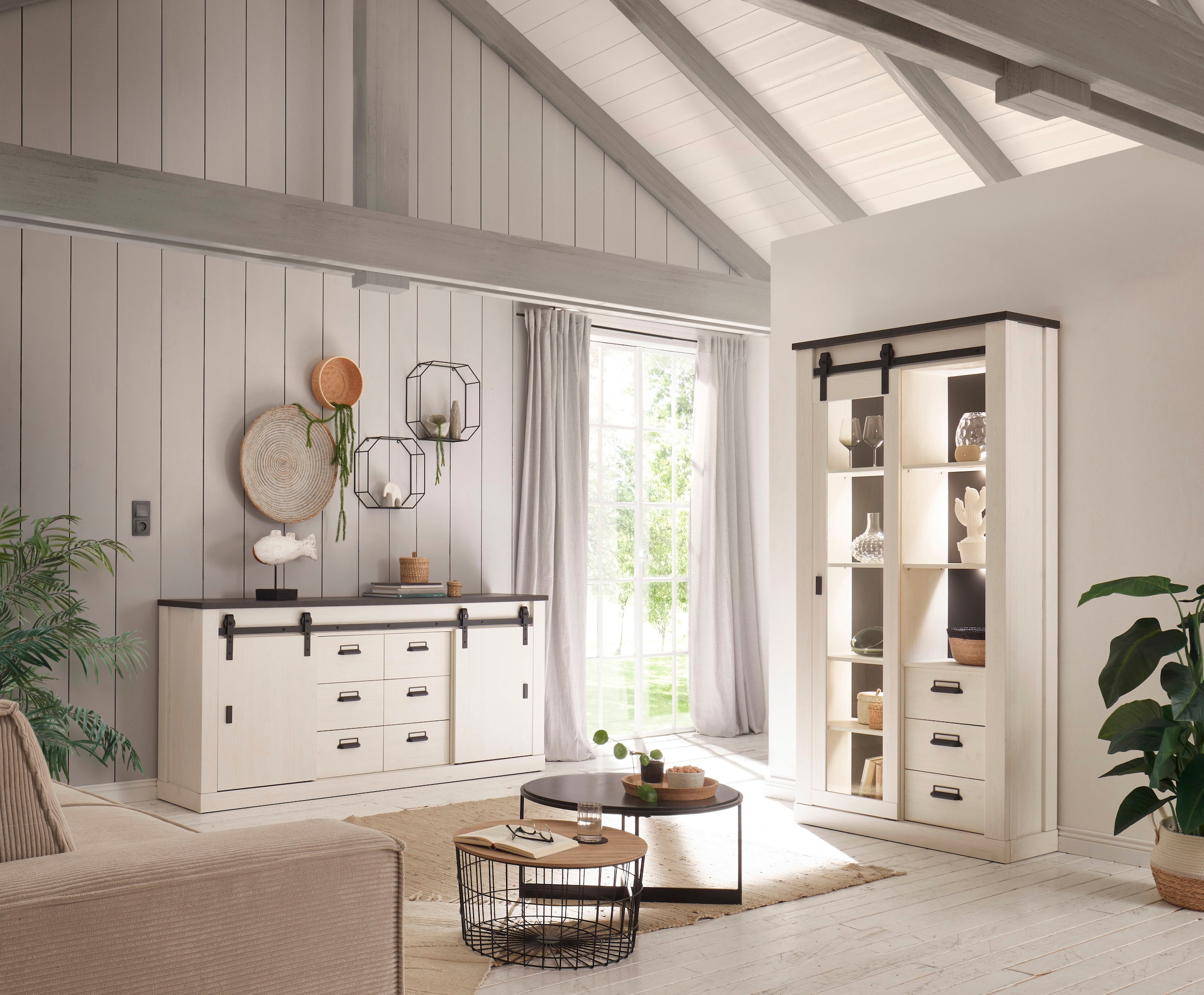 Home affaire Sideboard »SHERWOOD«, modernes Holz Dekor, mit Scheunentorbeschlag aus Metall, Breite 201 cm