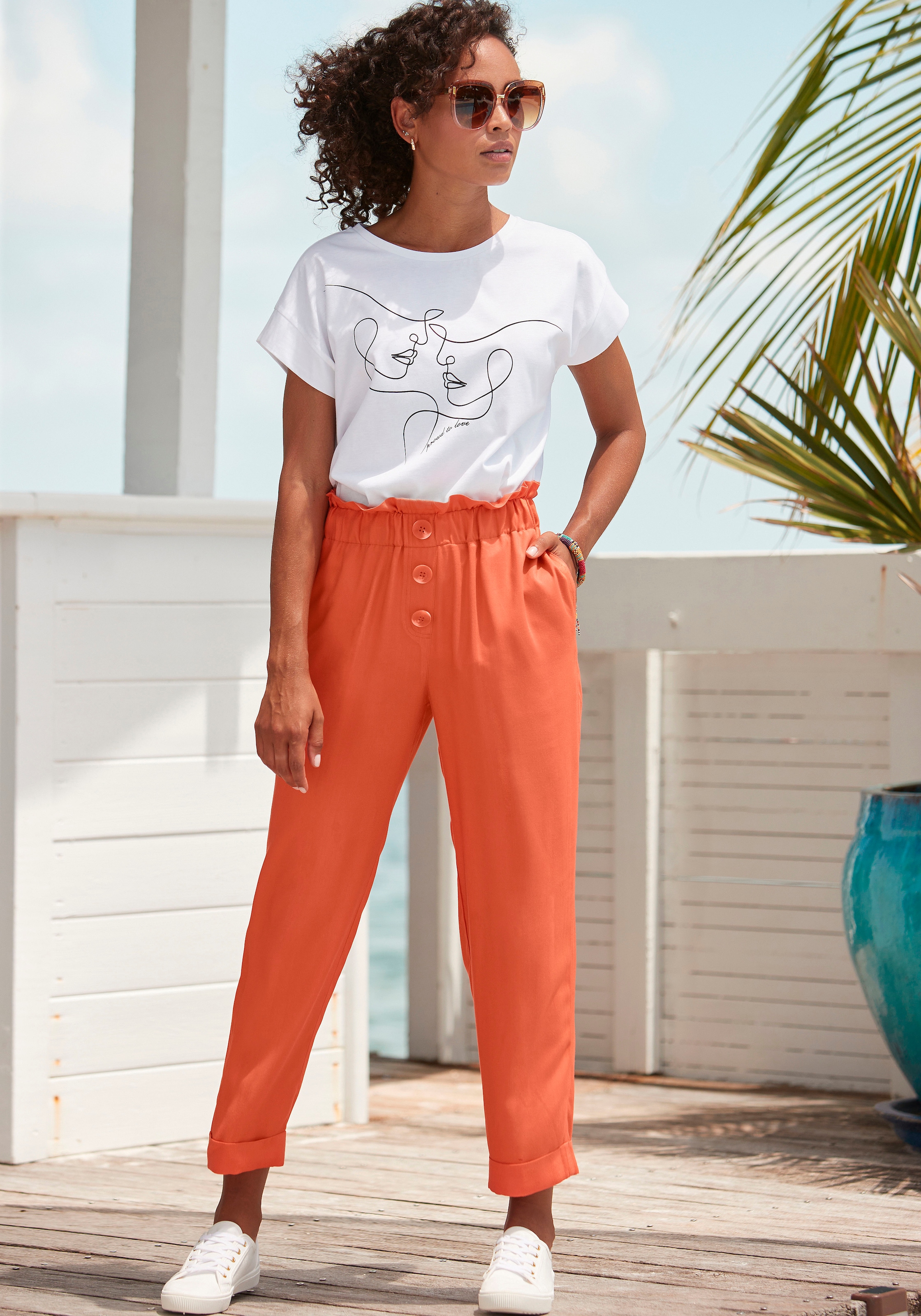LASCANA Kurzarmshirt, mit Frontdruck, T-Shirt aus Baumwolle, Printshirt, Basic