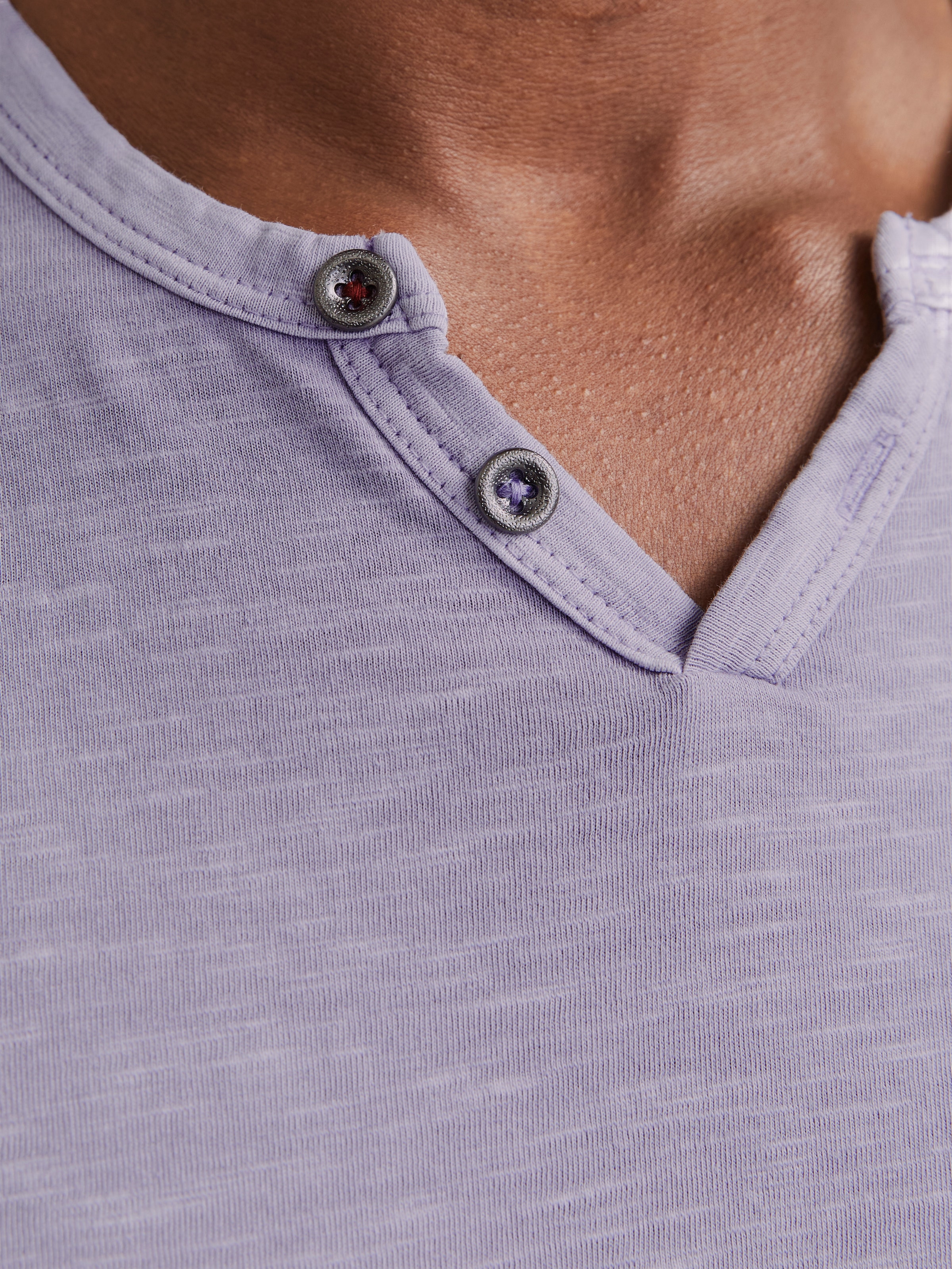 Jack & Jones T-Shirt »JJESPLIT NECK TEE SS NOOS«, mit V-Ausschnitt