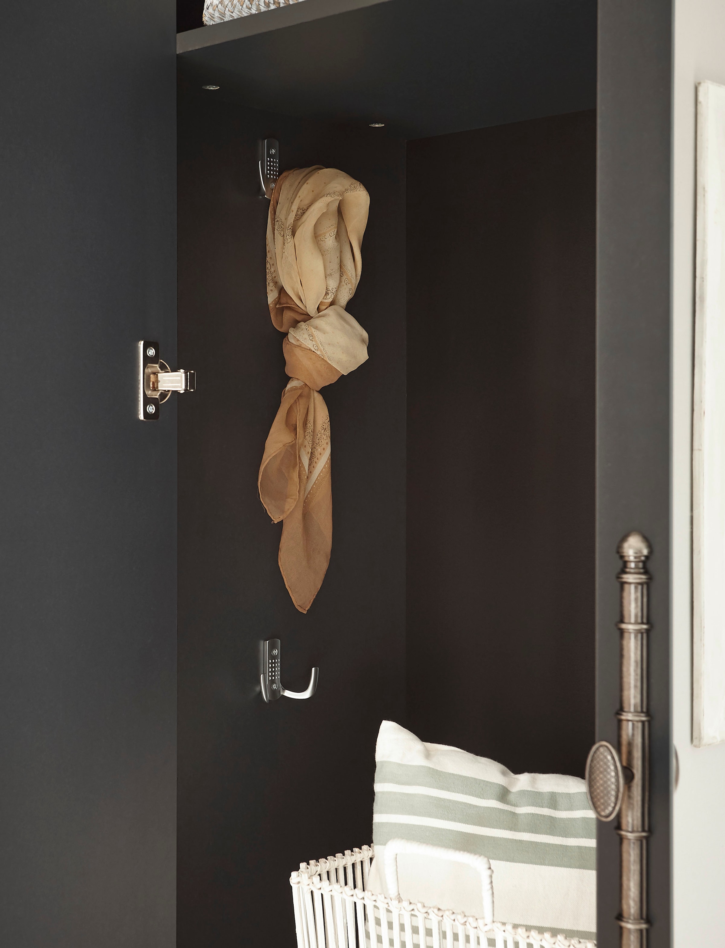 Home affaire Garderobenschrank »WESTMINSTER BESTSELLER!«, (Breite ca. 108 cm), im romantischen Landhausstil