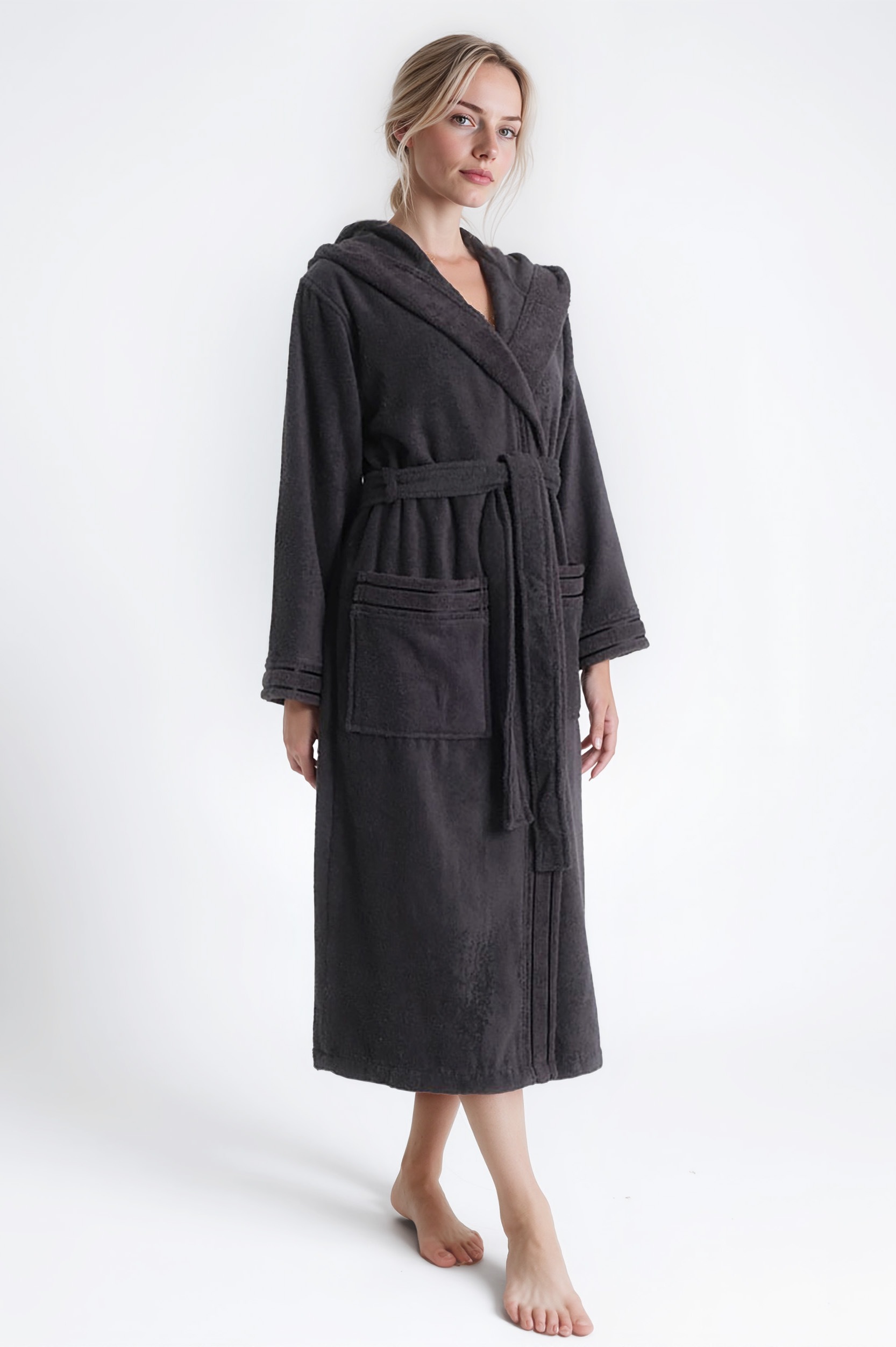 Bruno Banani Damenbademantel »Clement, ideal für Sauna & Spa, Hotelbademantel, Morgenmantel«, (1 St.), 100% Baumwolle, einfarbig, glänzende Streifen-Bordüre, Taschen, XS-3XL