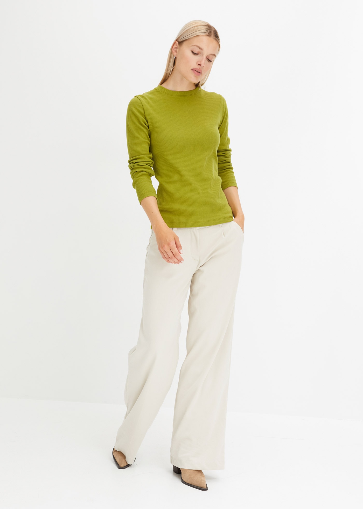 bonprix Langarmshirt »Geripptes Langarmshirt aus reiner Baumwolle« Slim fit Passform, ohne Kragen, aus reiner Baumwolle, unifarben