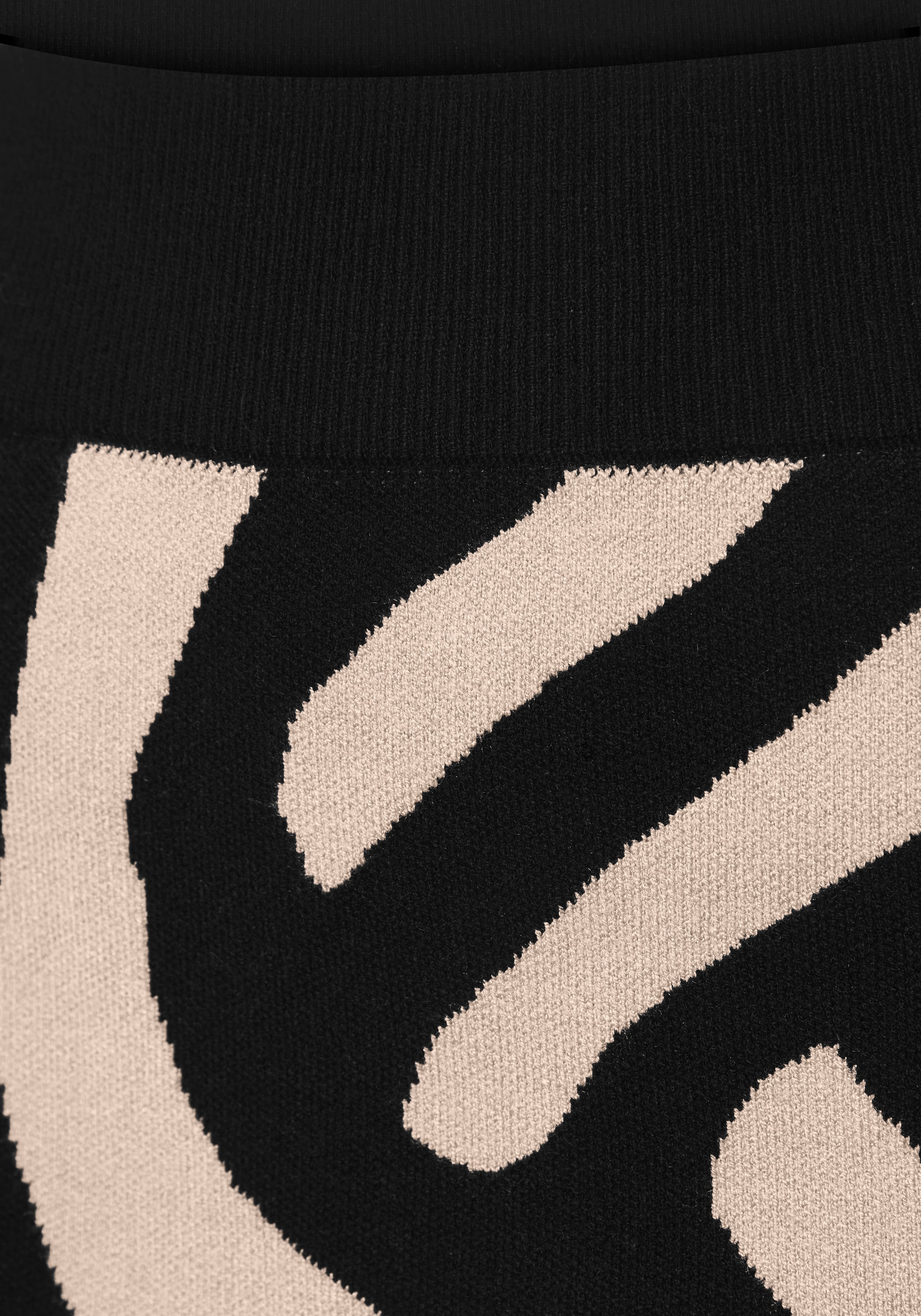 LASCANA Strickrock »mit Animalmuster und leicht ausgestellter Passform« Minirock aus softer Strickware, kurzer Rock mit elastischem Bund