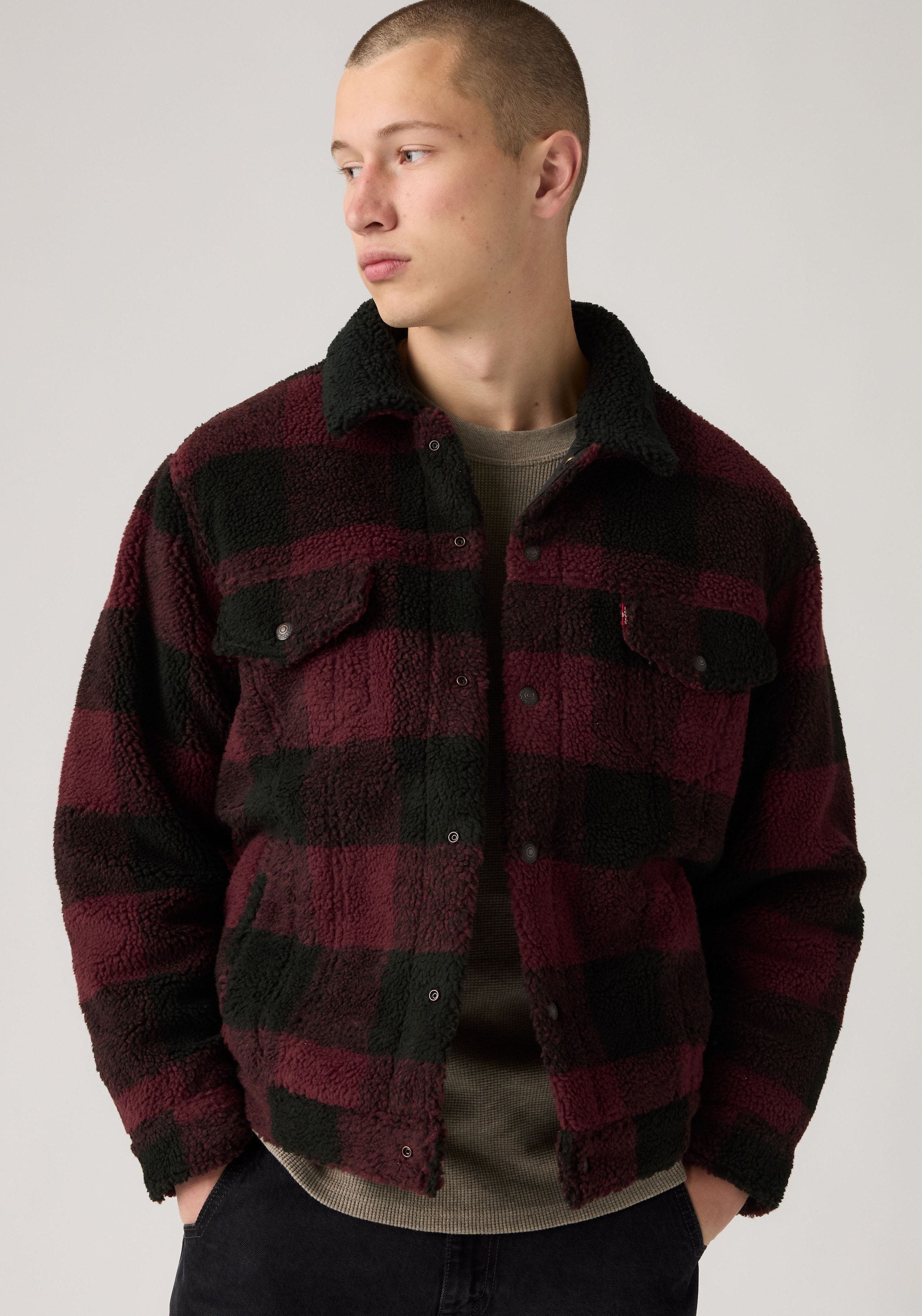 Levi's® Fleecejacke »TYPE 3 EXT SHERPA TRUCKER« Druckknopfverschluss, seitliche Eingrifftaschen