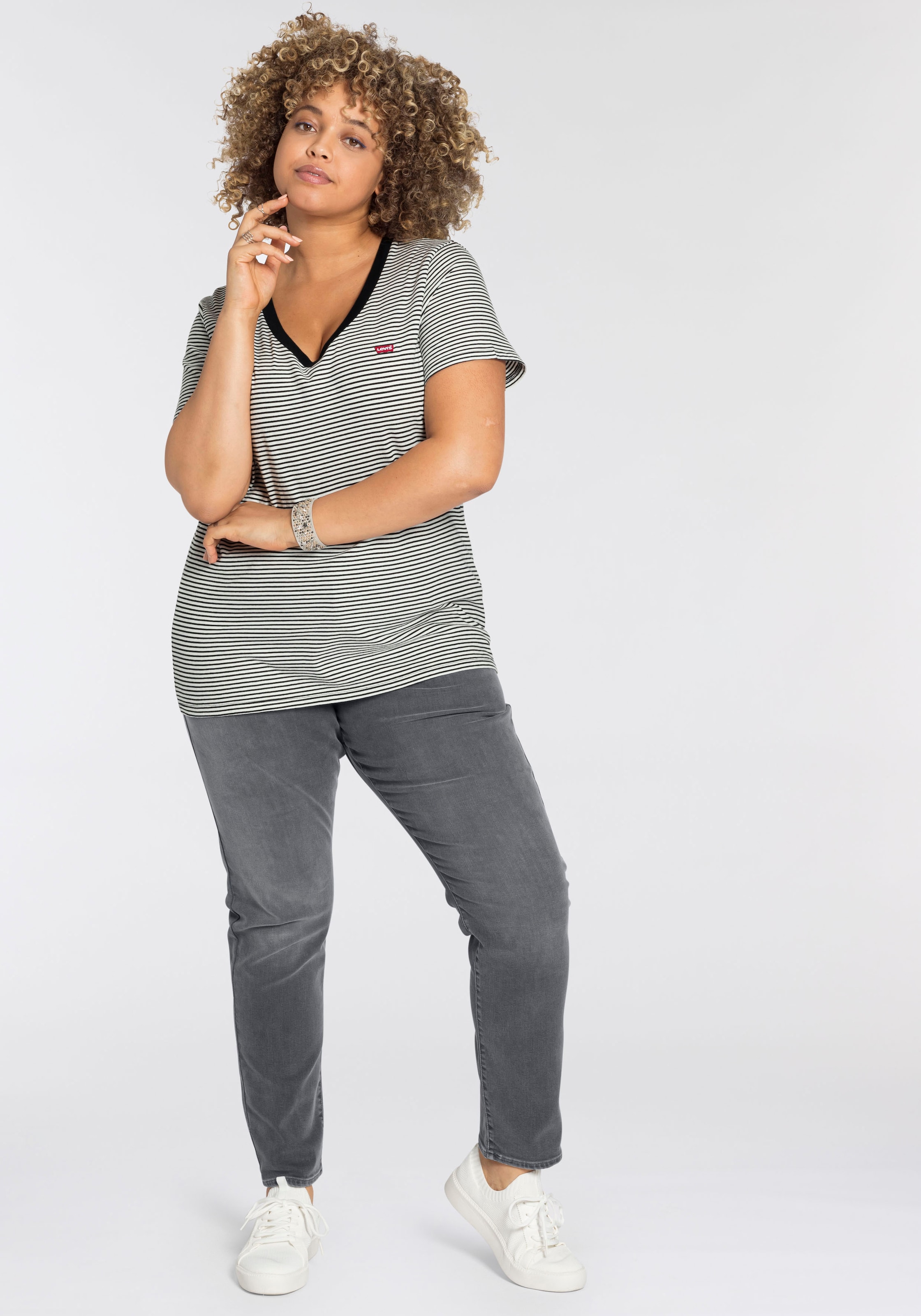 Levi's® Plus Kurzarmshirt »V NECK TEE«