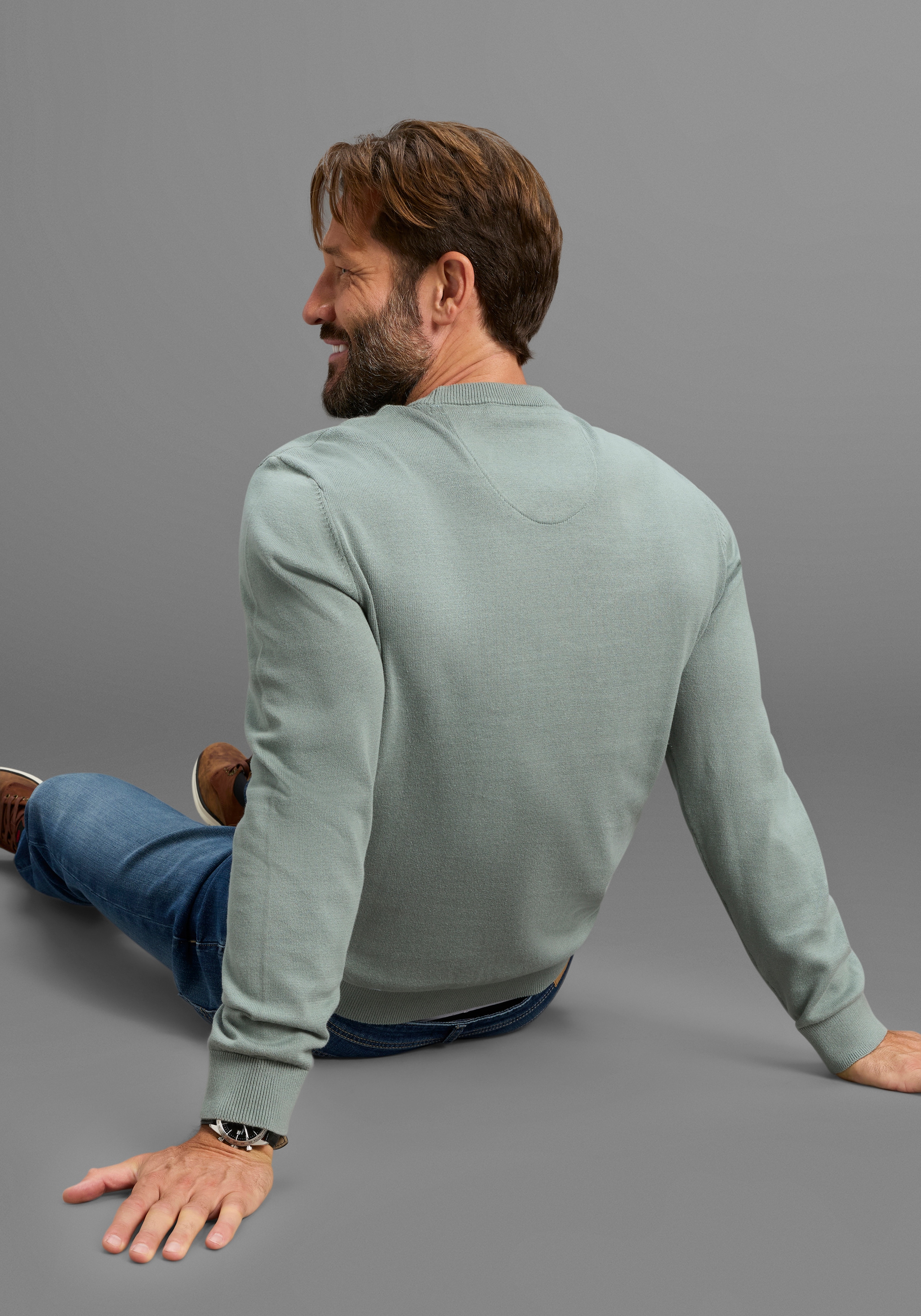 DELMAO Rundhalspullover »Neue Kollektion!« in Feinstrick , ideal für die Übergangszeit