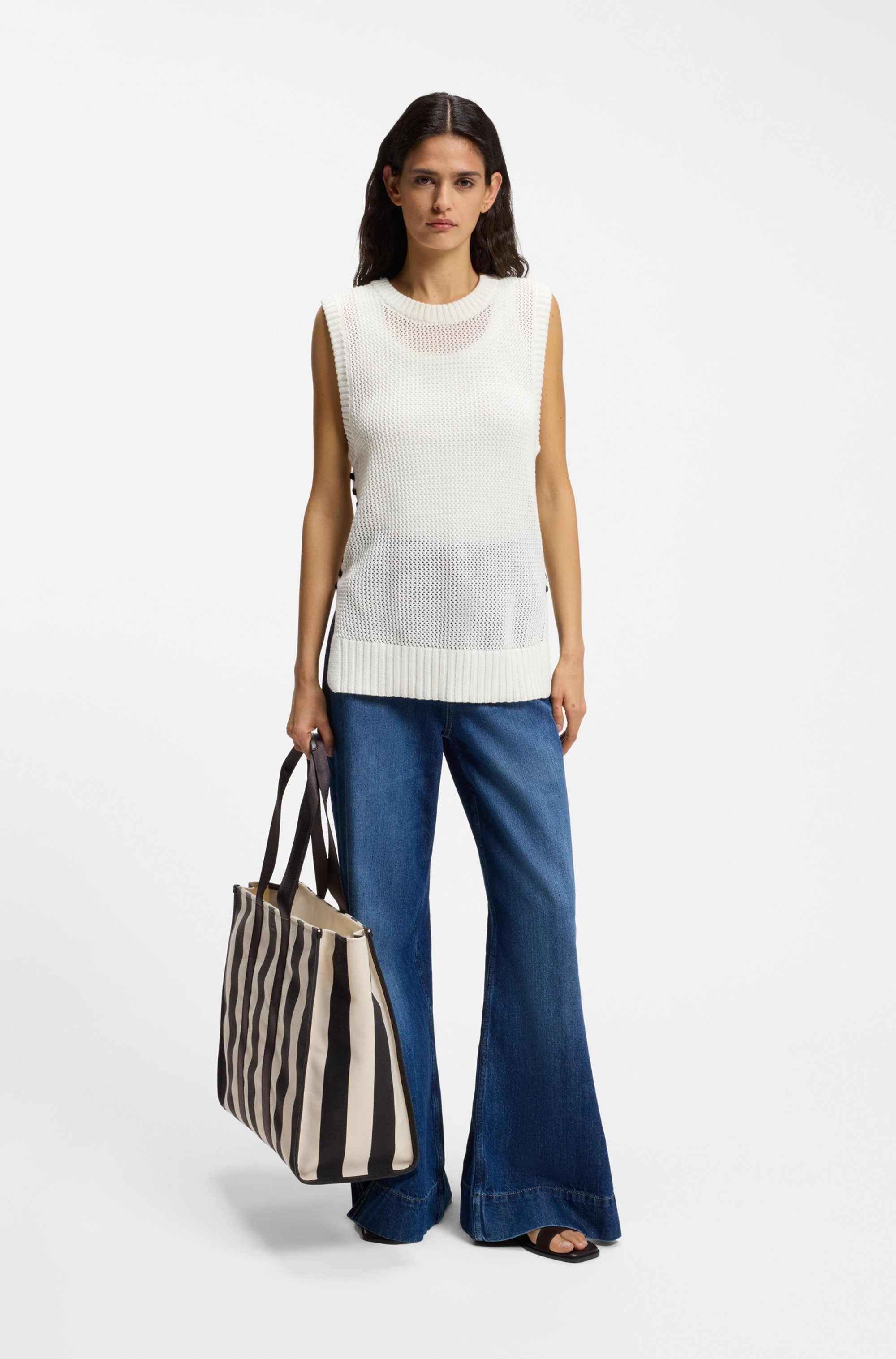 BOSS ORANGE Stricktop »Favignon Premium Damenmode« mit Schnürdetails in Kontrastfarbe, Relaxed Fit