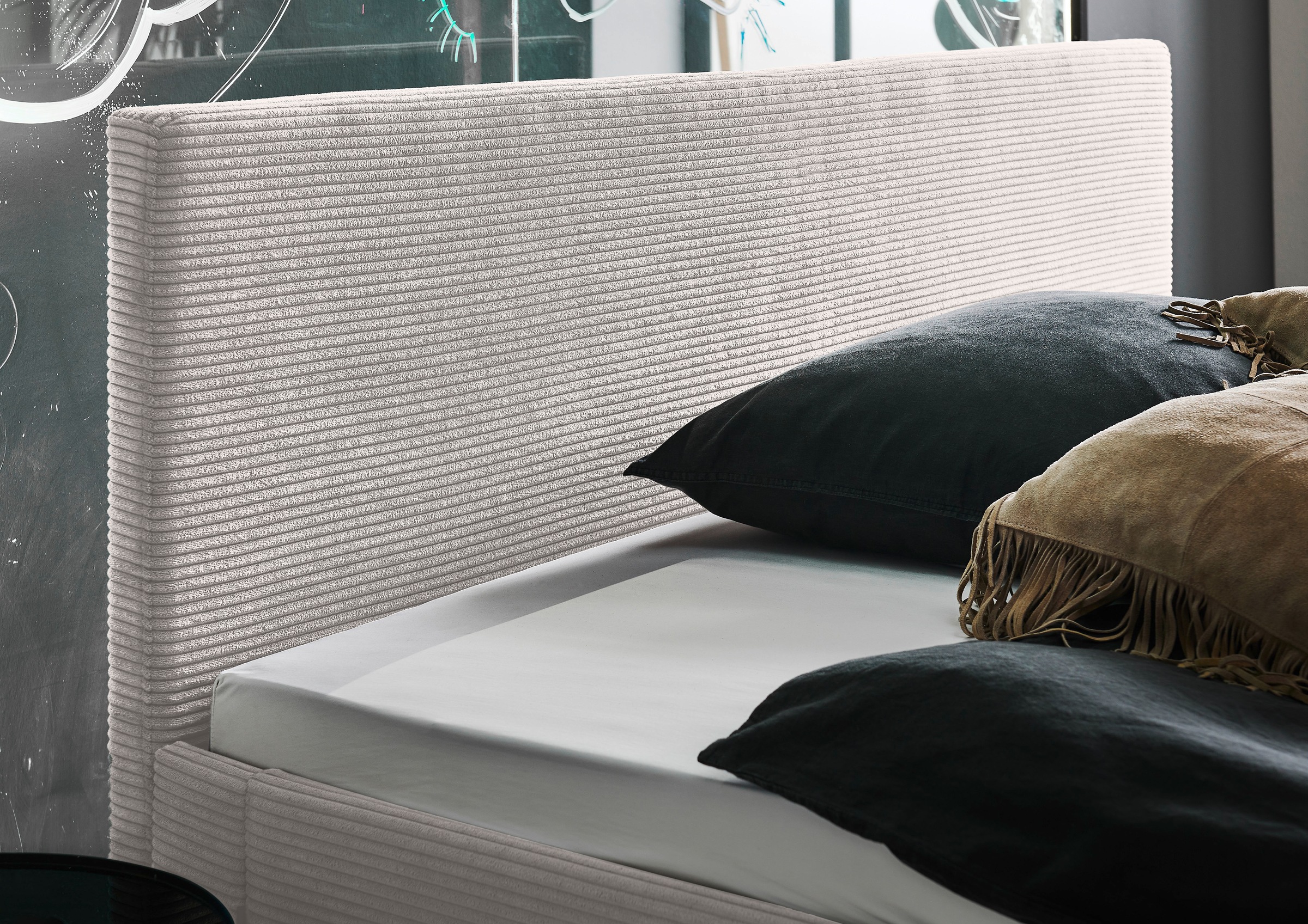 meise.möbel Polsterbett »Avola«, erhältlich in den Breiten 140 & 180cm, Bezugsstoff Cord