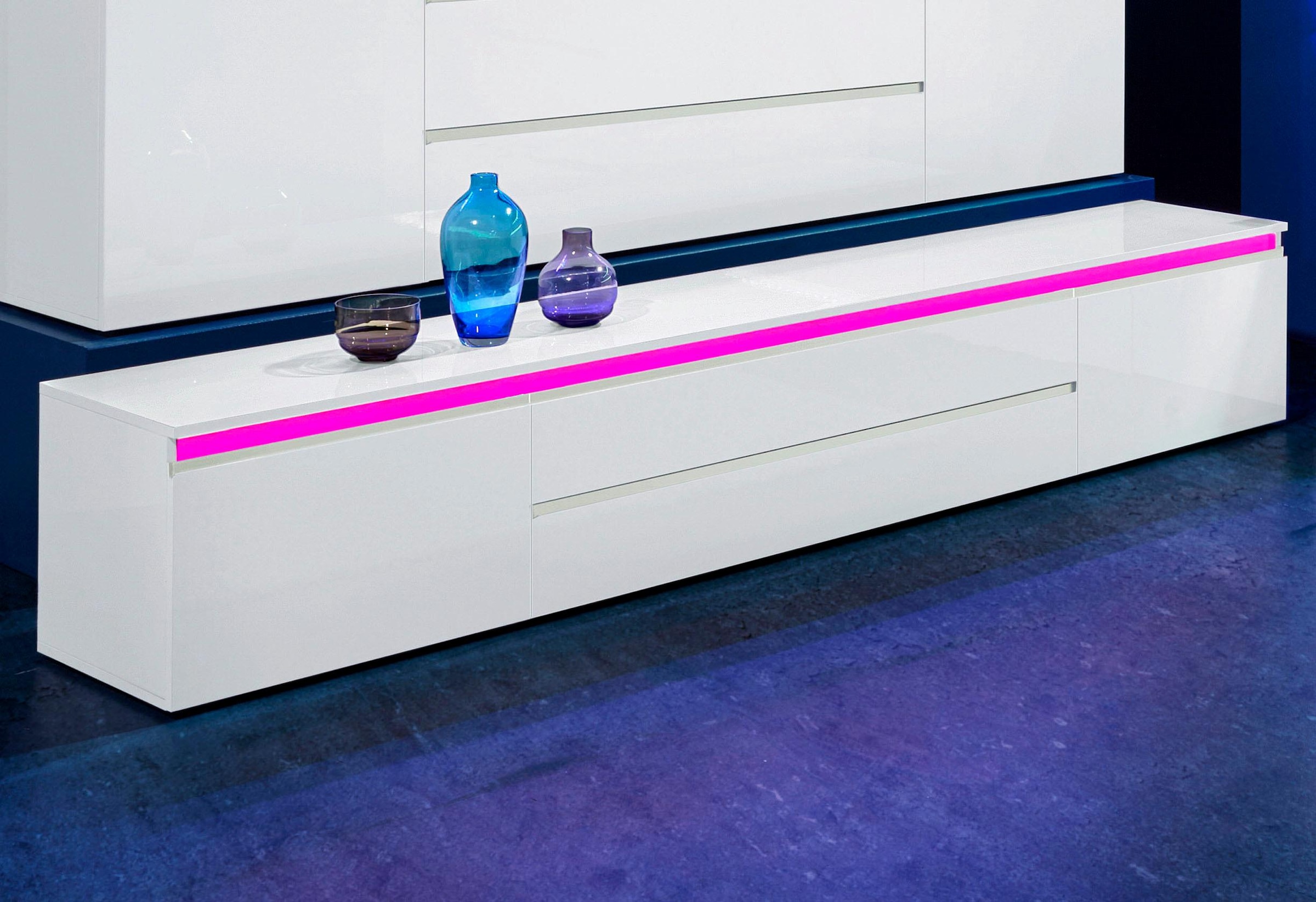 INOSIGN Lowboard »Magic,Lowboard,TV-Kommode,TV-Möbel,TV-Bank« Hochglanzlack günstig online kaufen