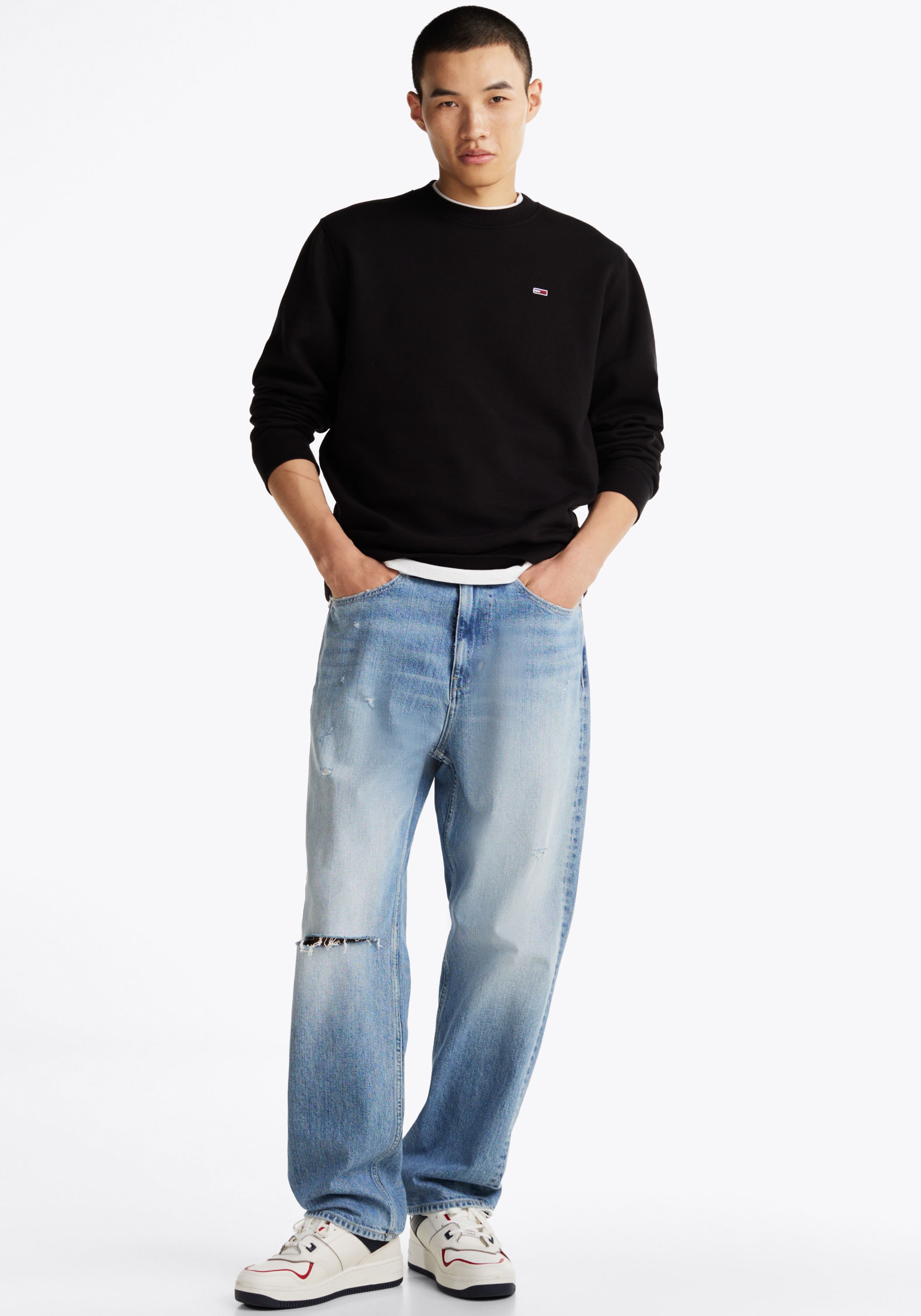 Tommy Jeans Sweatshirt »TJM REG S FLAG CREW«, Mit besticktem Markenlogo auf Brusthöhe