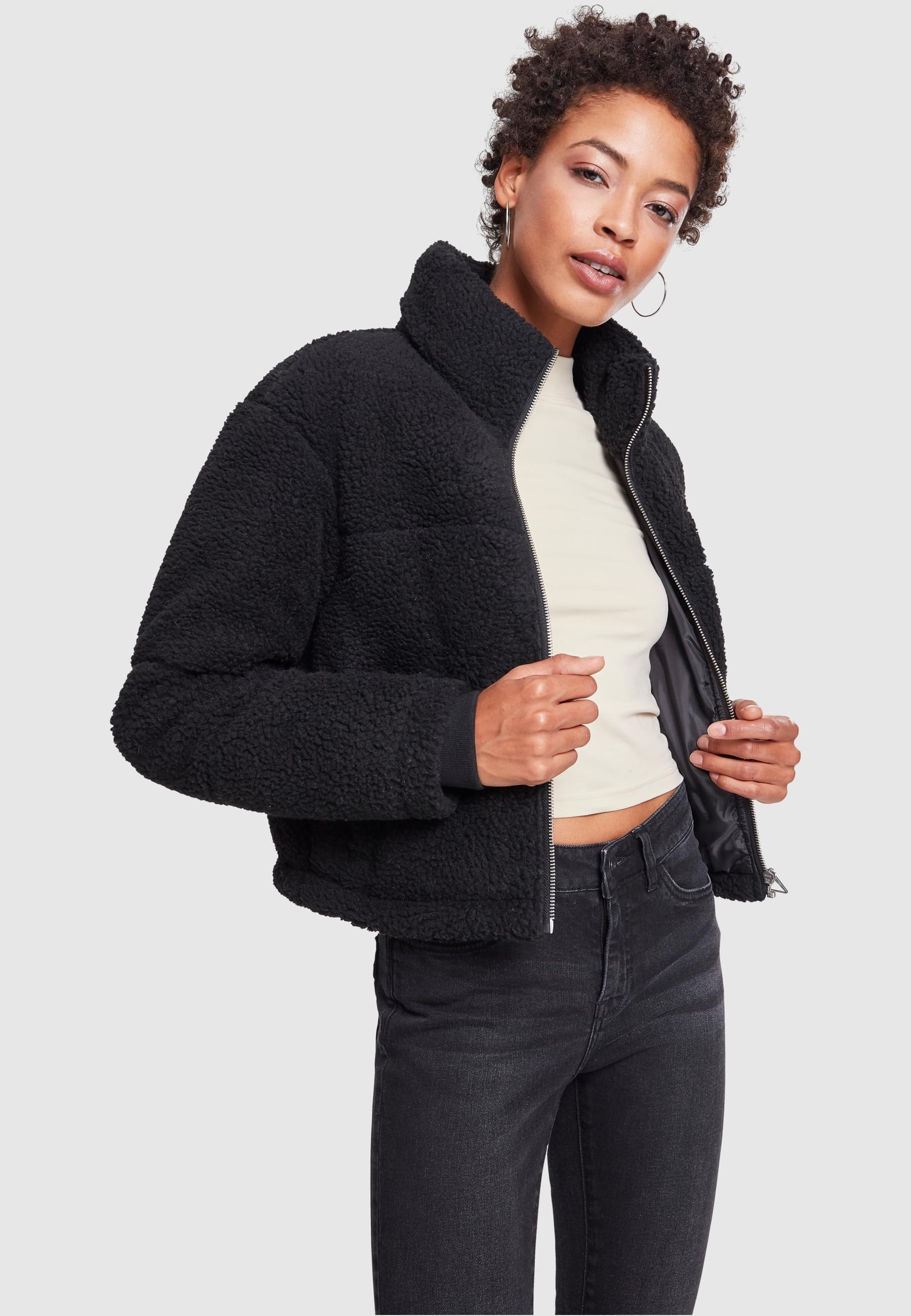 URBAN CLASSICS Winterjacke »Urban Classics Damen Ladies Boxy Sherpa Puffer Jacket« 1 Stk. tlg. ohne Kapuze