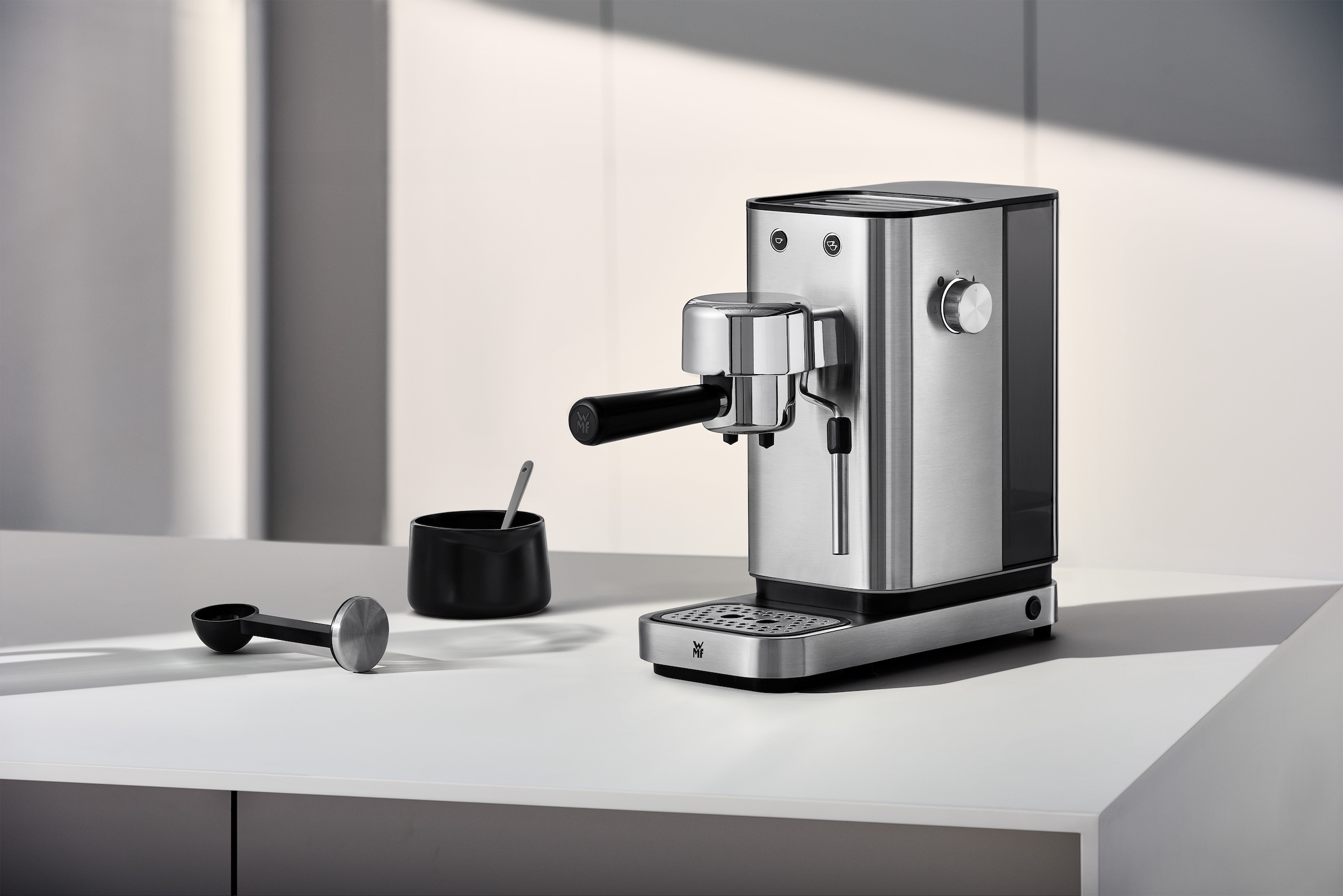 WMF Espressomaschine »LONO«, kompakt, elegant, 15 bar, 1350 Watt, Milchschaumdüse, Cromargan