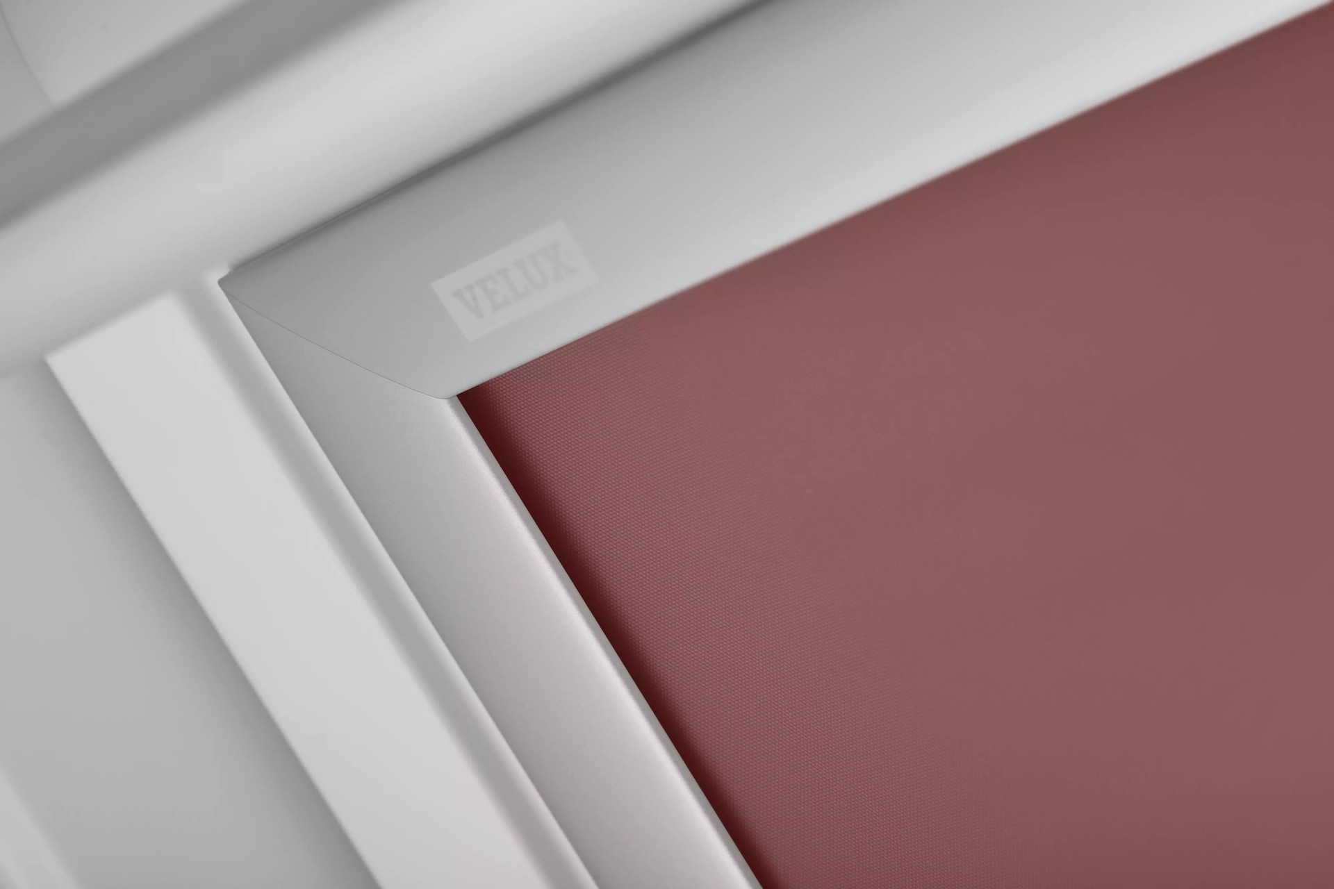 VELUX Verdunklungsrollo »DKL 4578S, Farbe: rosenholz«, verdunkelnd, ohne Bohren, in Führungsschienen, alufarbene Führungsschienen & Griffleiste
