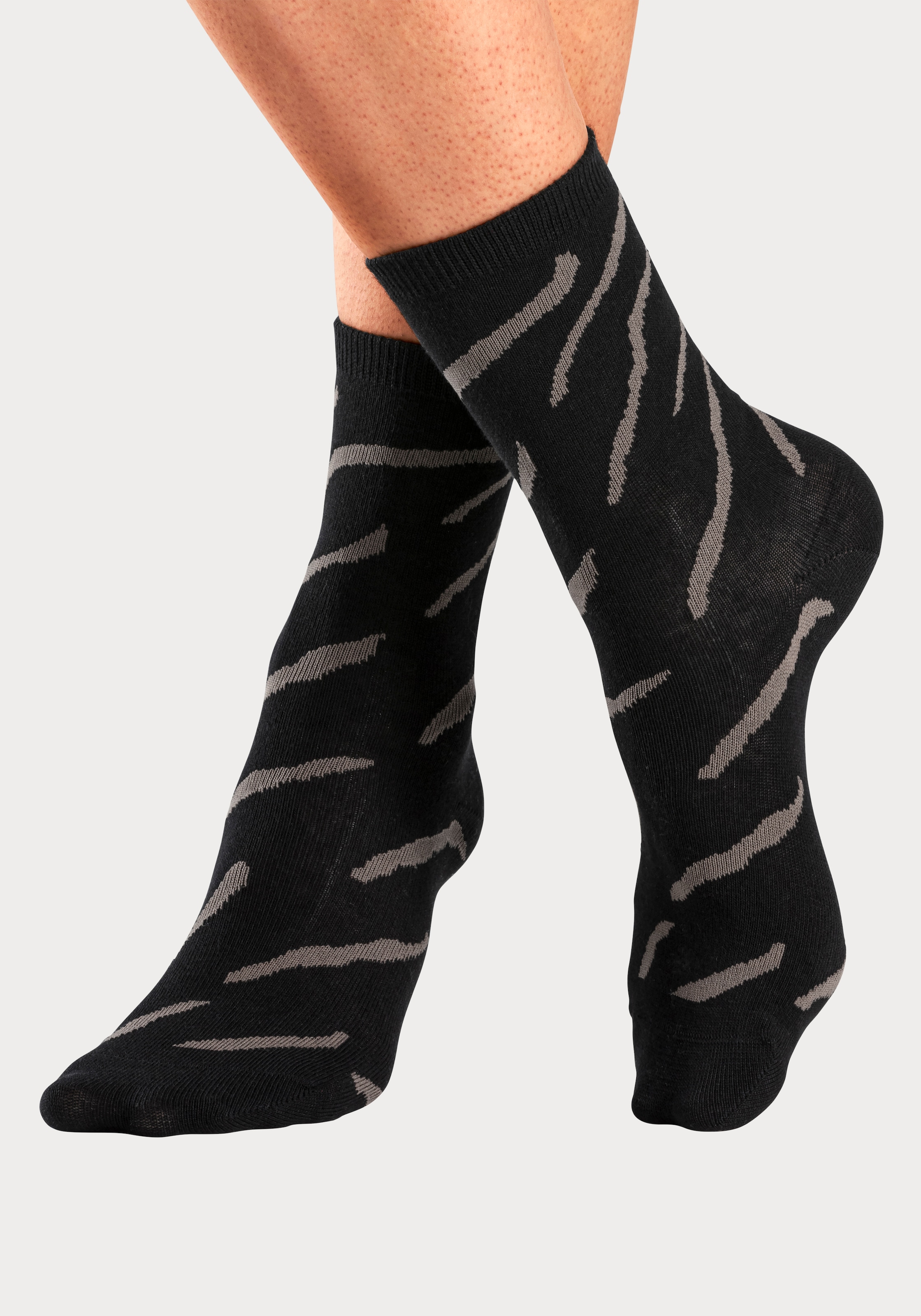 LASCANA Basicsocken, (Packung, 4 Paar), uni und mit animal Design