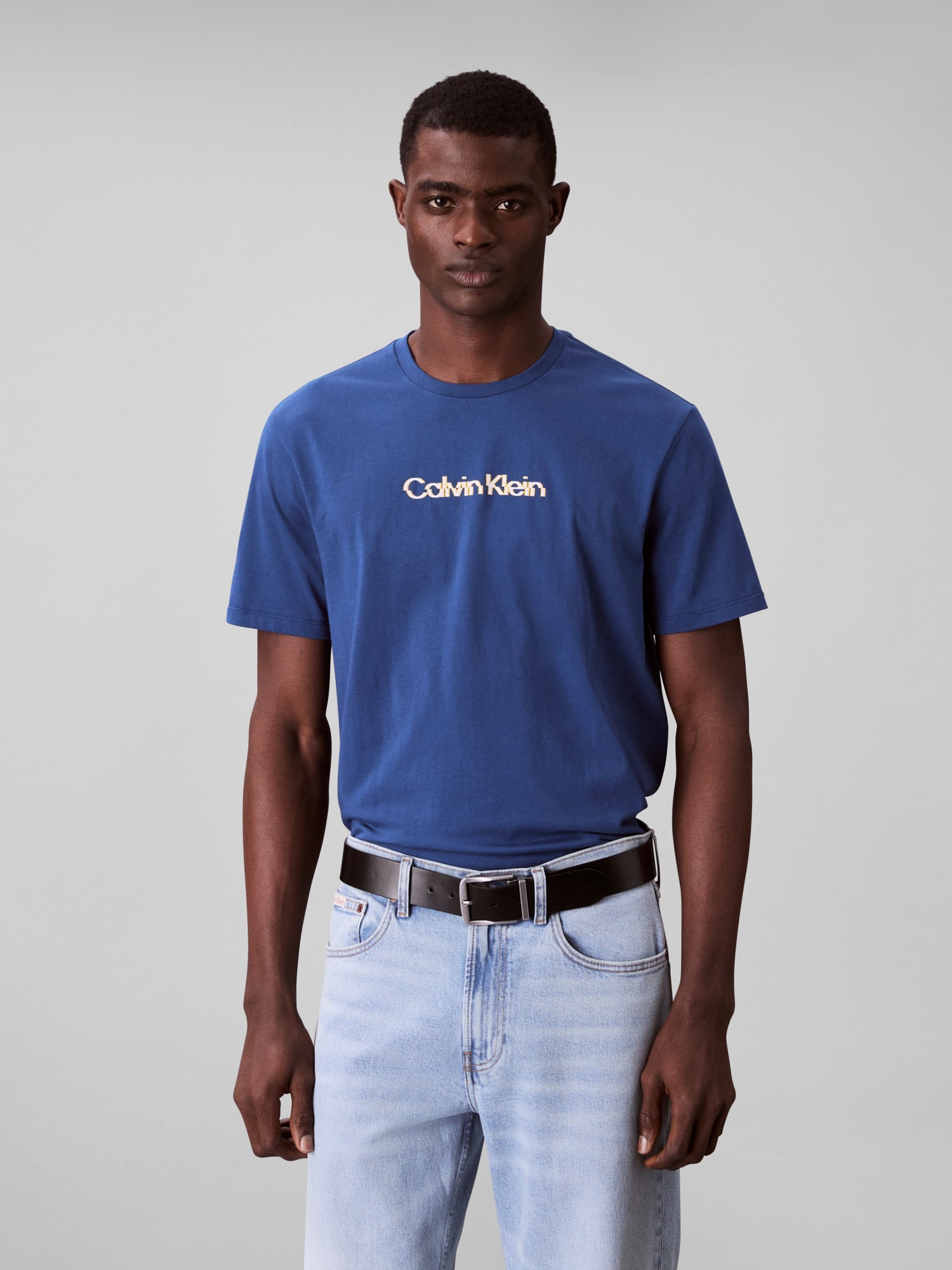 Calvin Klein Jeans T-Shirt »SS GLITCHED LOGO EU CLASSIC TEE«, Mit Rundhalsausschnitt