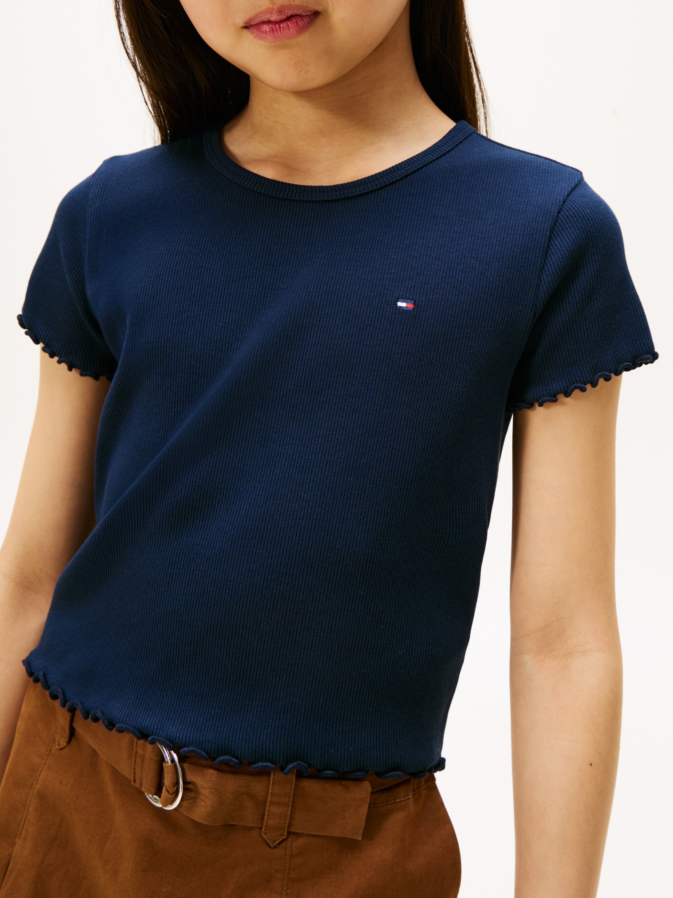 Tommy Hilfiger T-Shirt »ESSENTIAL RIB TOP SS«, mit Babylock-Kanten, mit Logostickerei