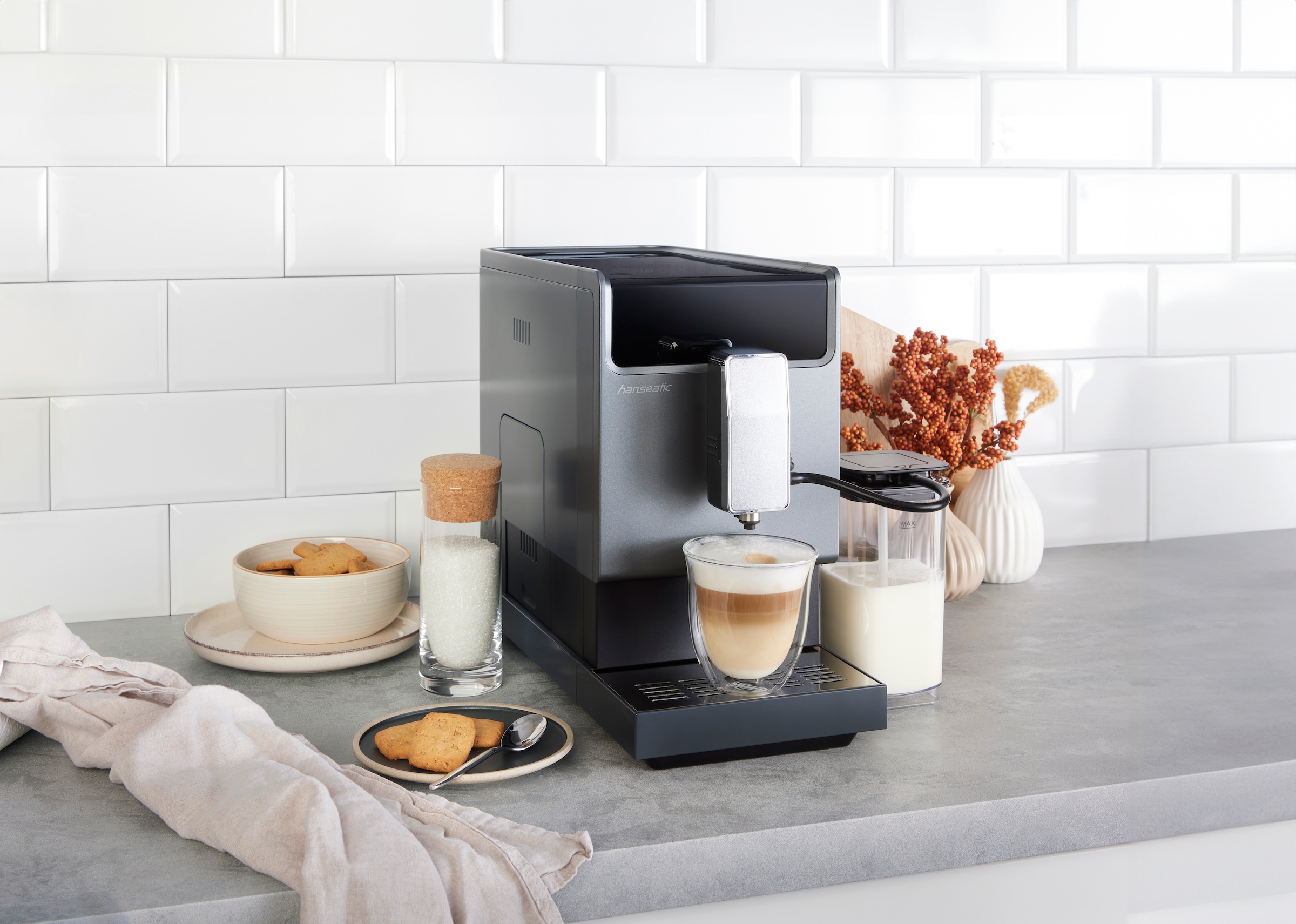 Hanseatic Kaffeevollautomat »HACM121470ST«, magnetisch, abnehmbare Tassenabstellfläche, zwei separate Milchtanks