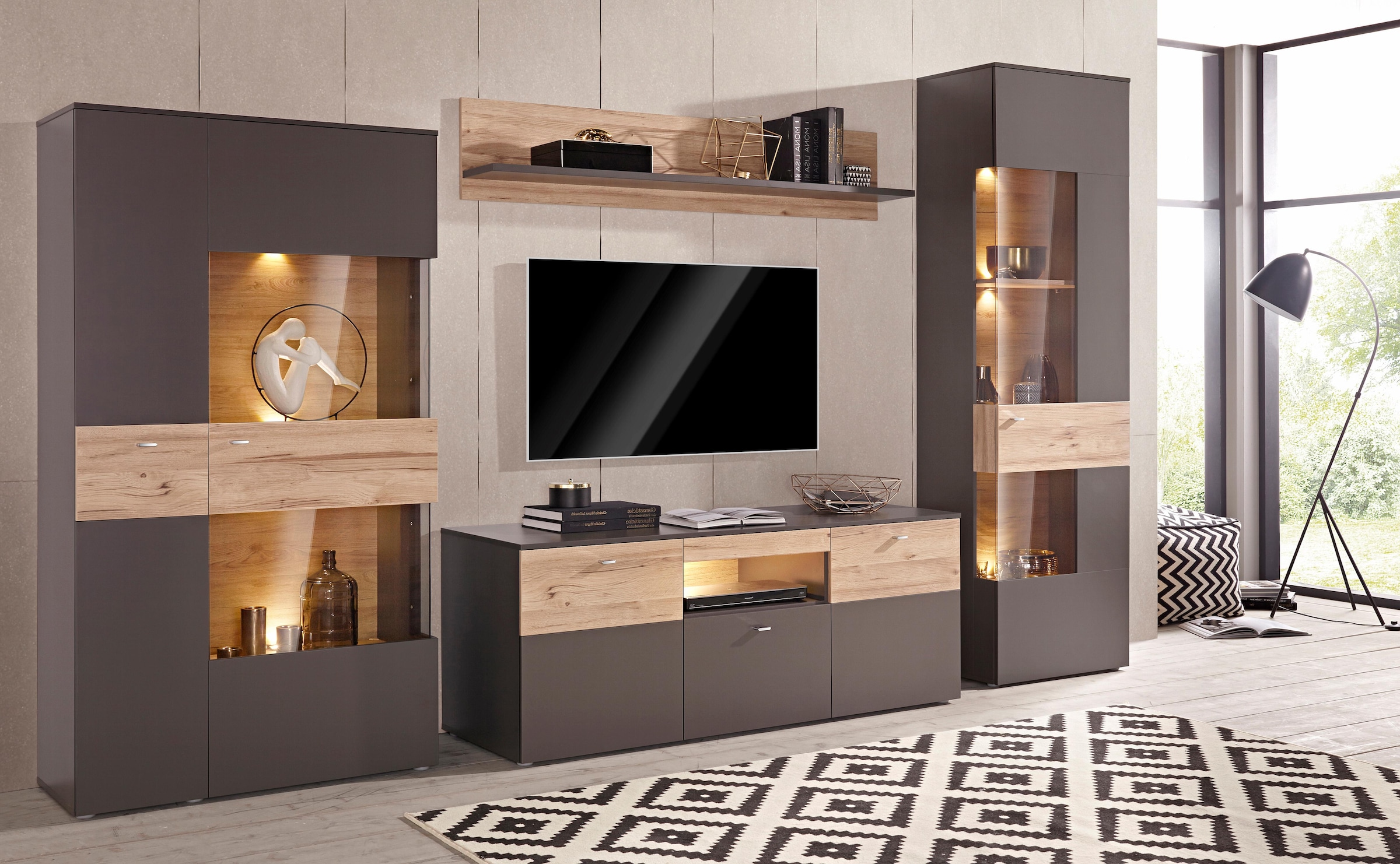 FORTE Vitrine »Como«, Highboard, LED Beleuchtung Einlegeböden, Glastüre, Soft Close