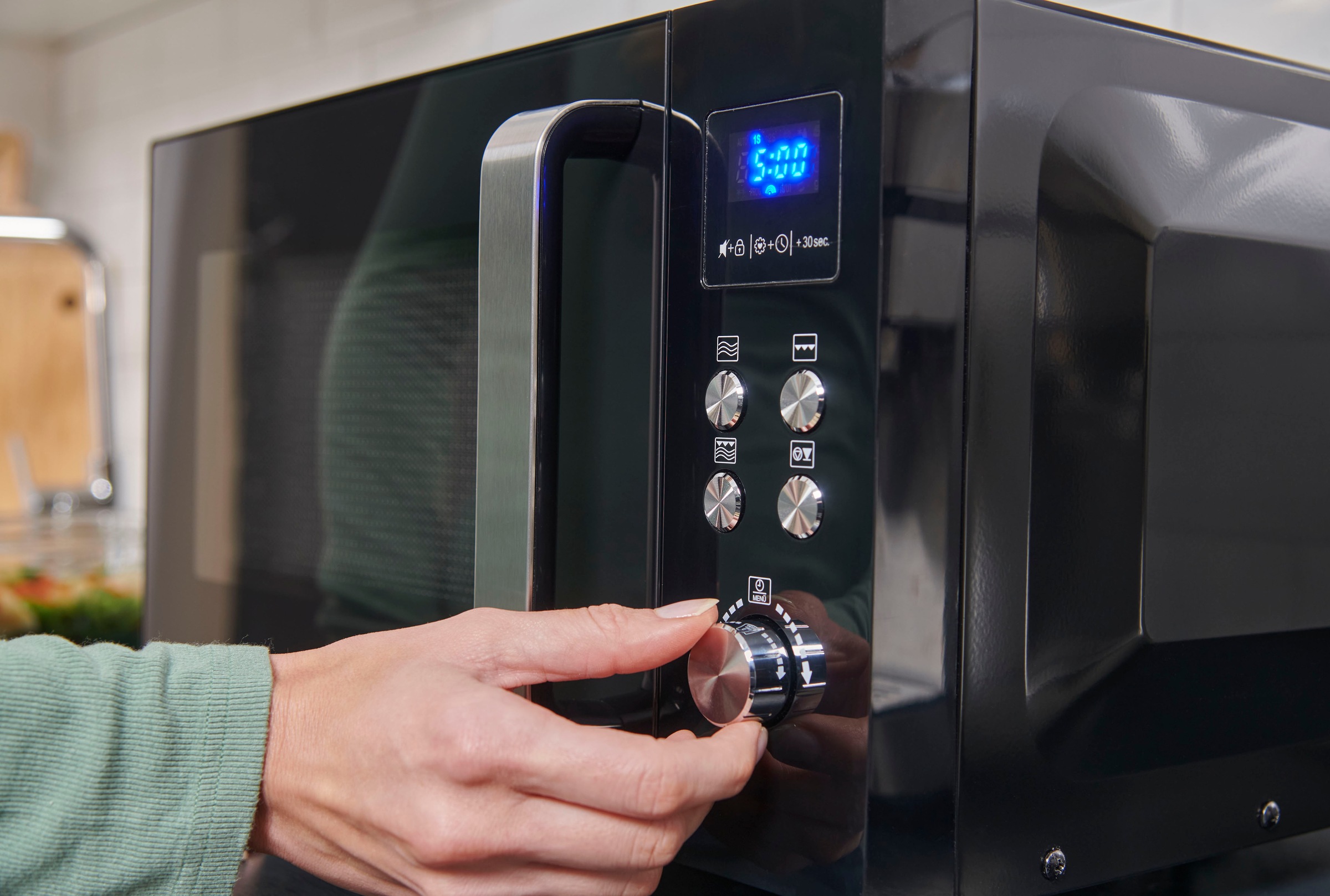 Severin Mikrowelle »MW 7763«, Grill-Mikrowelle, 1000 W, 2-in-1 Mikrowelle mit Glasboden und Grill