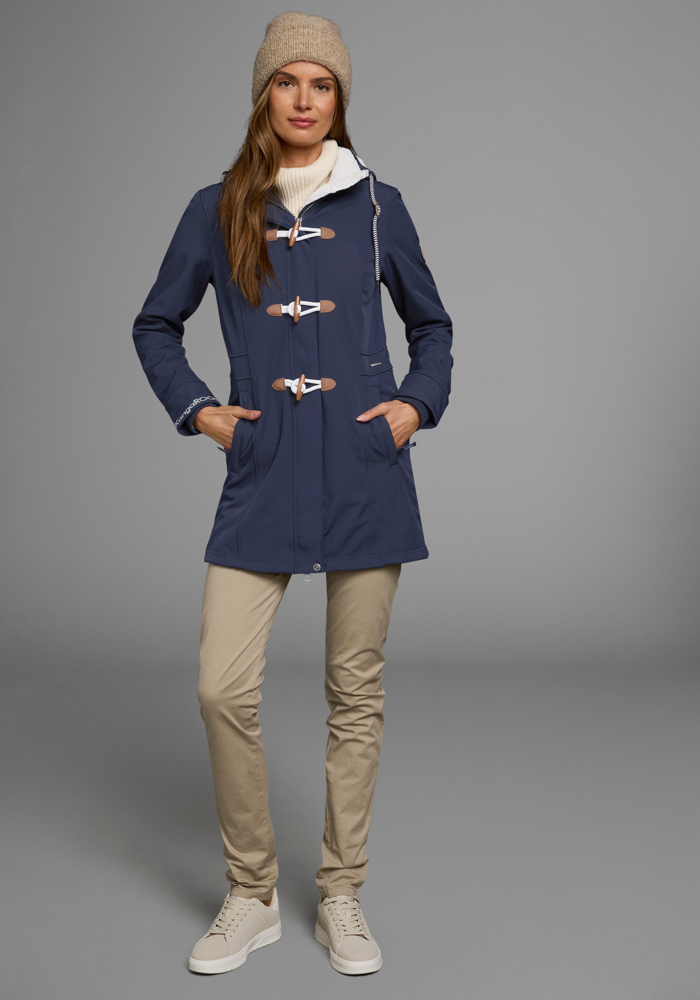 KangaROOS Softshelljacke, mit Kapuze, figurbetonte Passform, normaler Schnitt, mit abnehmbarer Kapuze