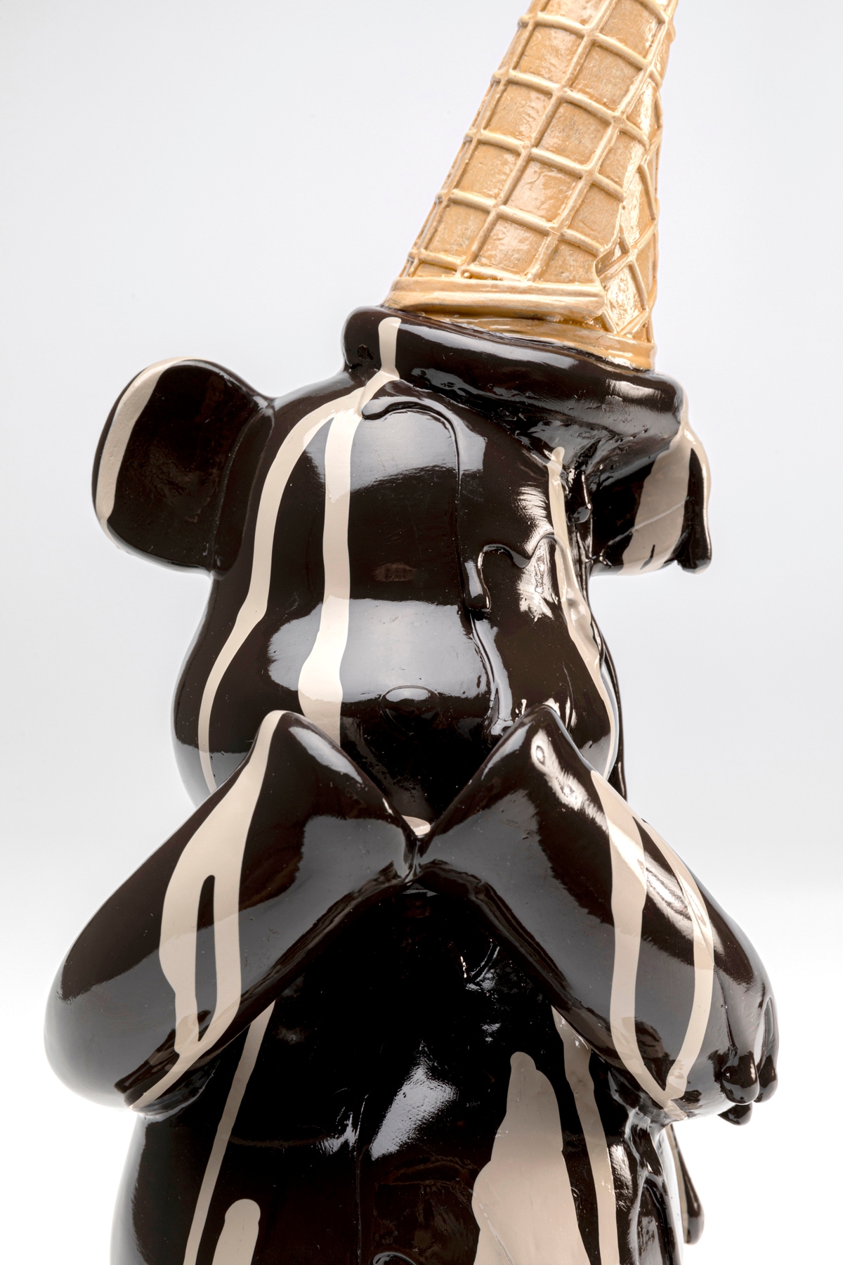 Kare Design Dekofigur »Sitting Gelato Bear« verschiedene Farben & Größen