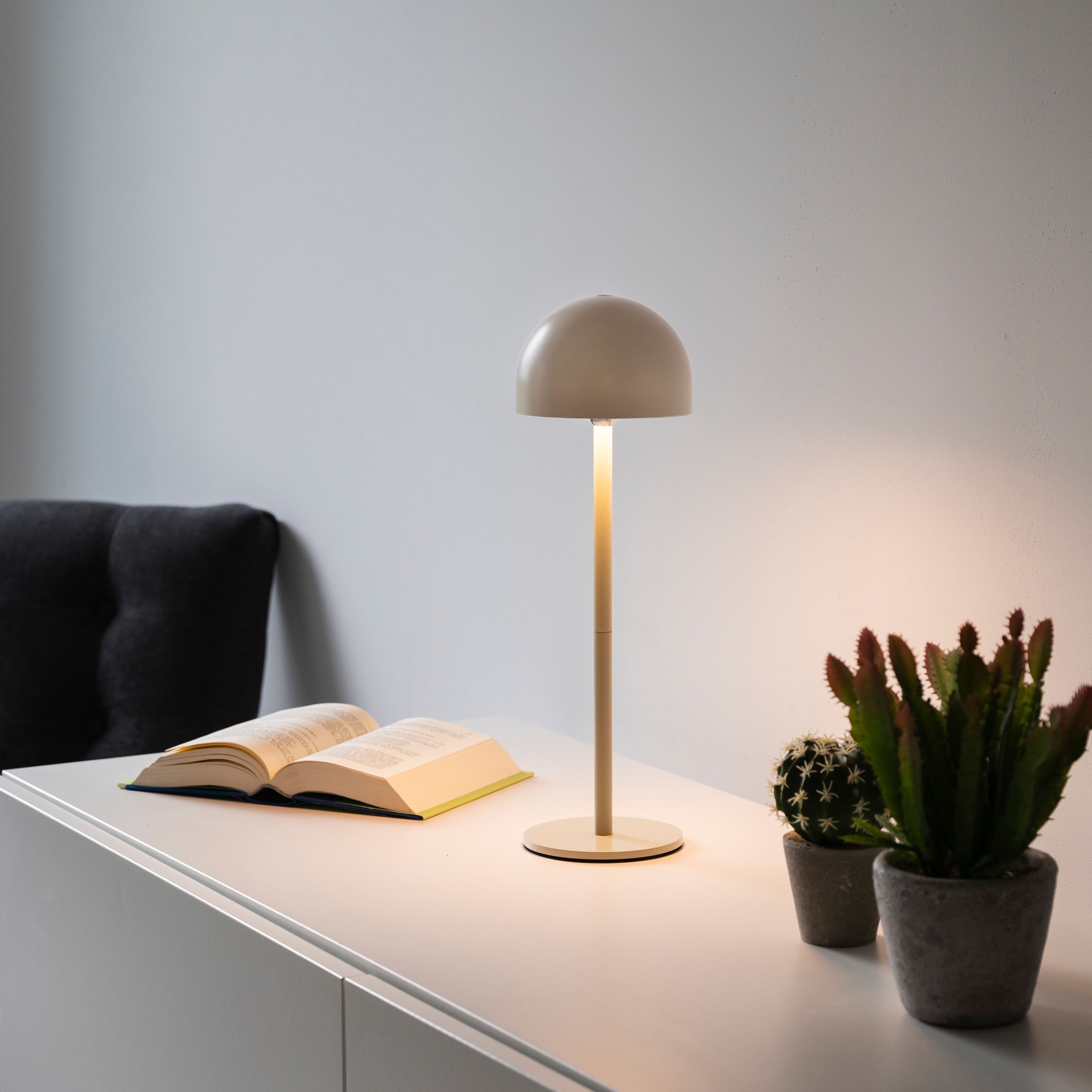 OTTO home Tischleuchte »Akku Tischlampe GERRIN Indoor Outdoor, magnetischer Flaschenaufsatz« LED-Board Warmweiß Pilzlampe Flaschenaufsatz, Regulierung der Lichtstärke, Pilz, Lampe