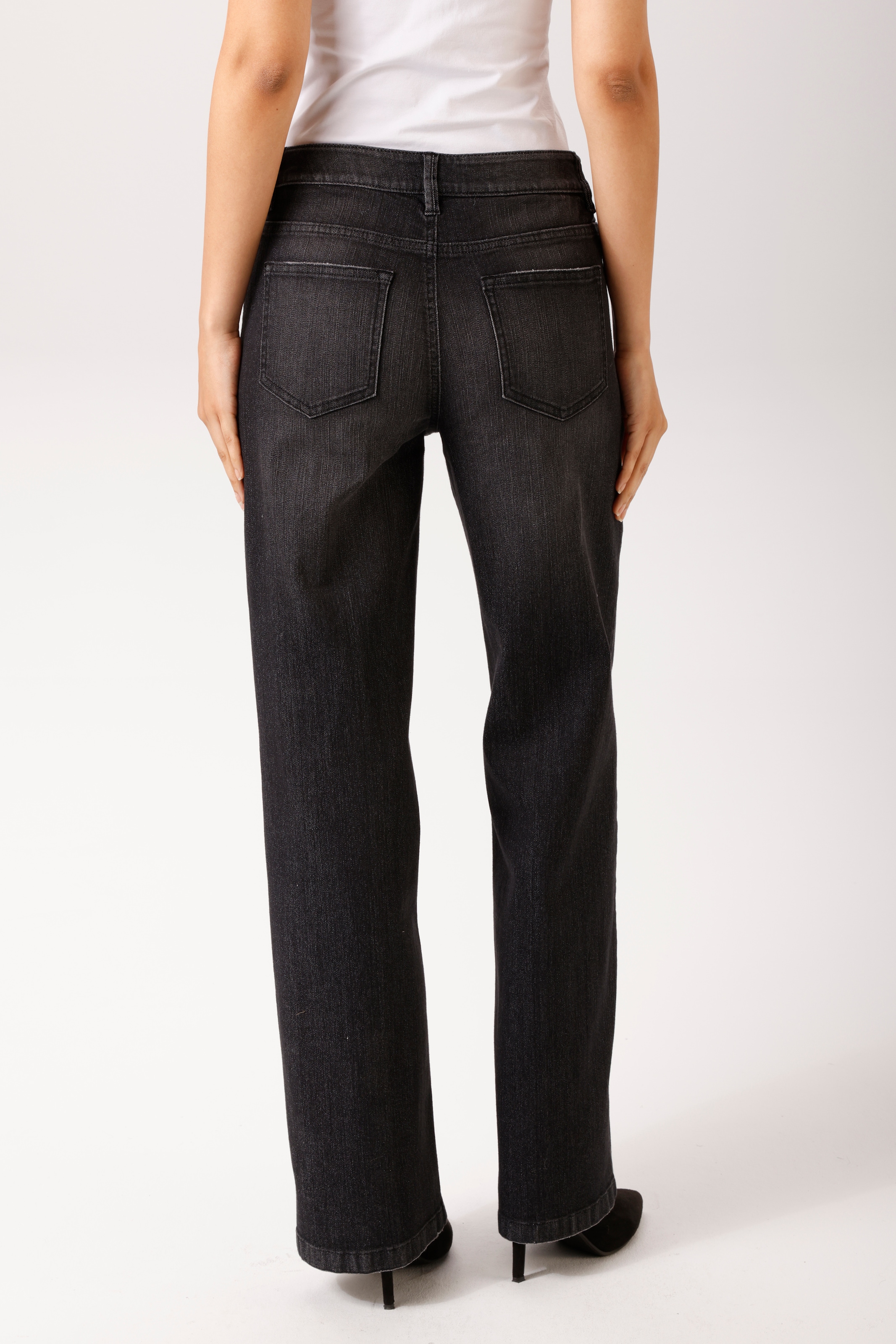 Aniston CASUAL Straight-Jeans mit trendig weitem Bein