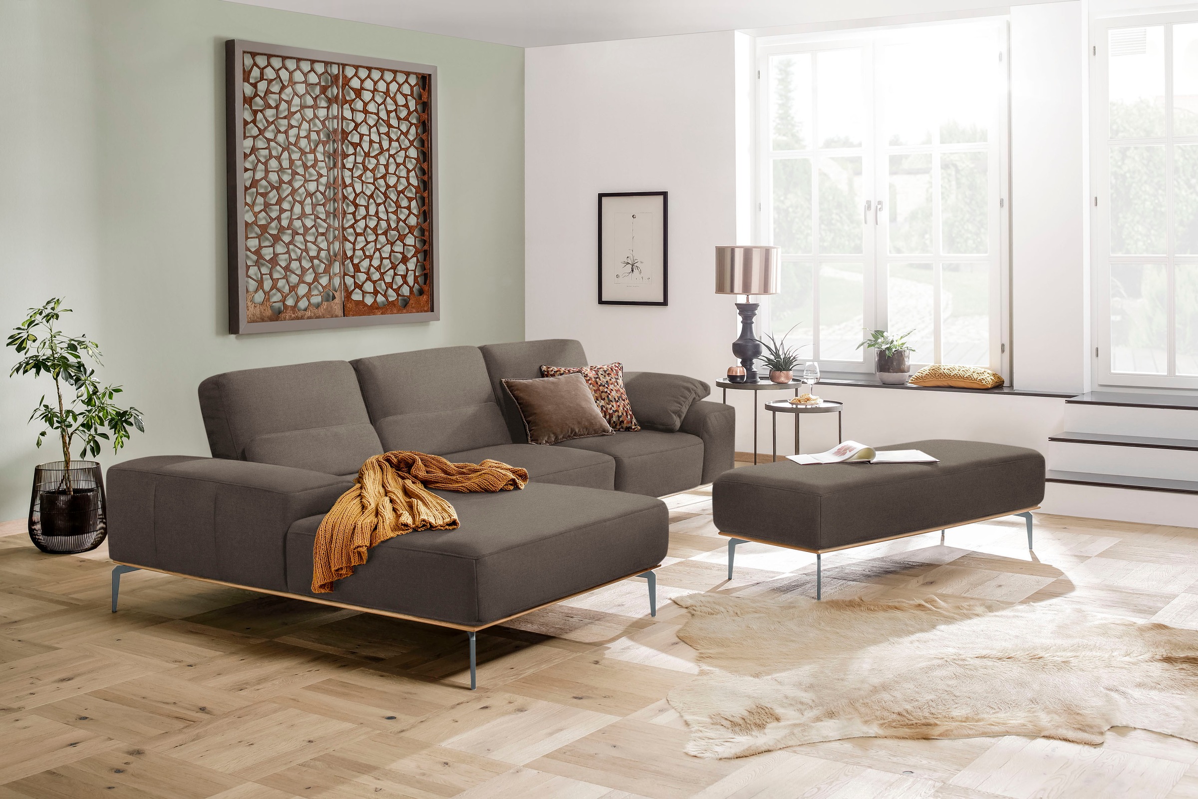 W.SCHILLIG Ecksofa »run, Designsofa mit tollem Sitzkomfort, bequem, L-Form«, mit elegantem Holzsockel, Füße in Silber matt, Breite 319 cm