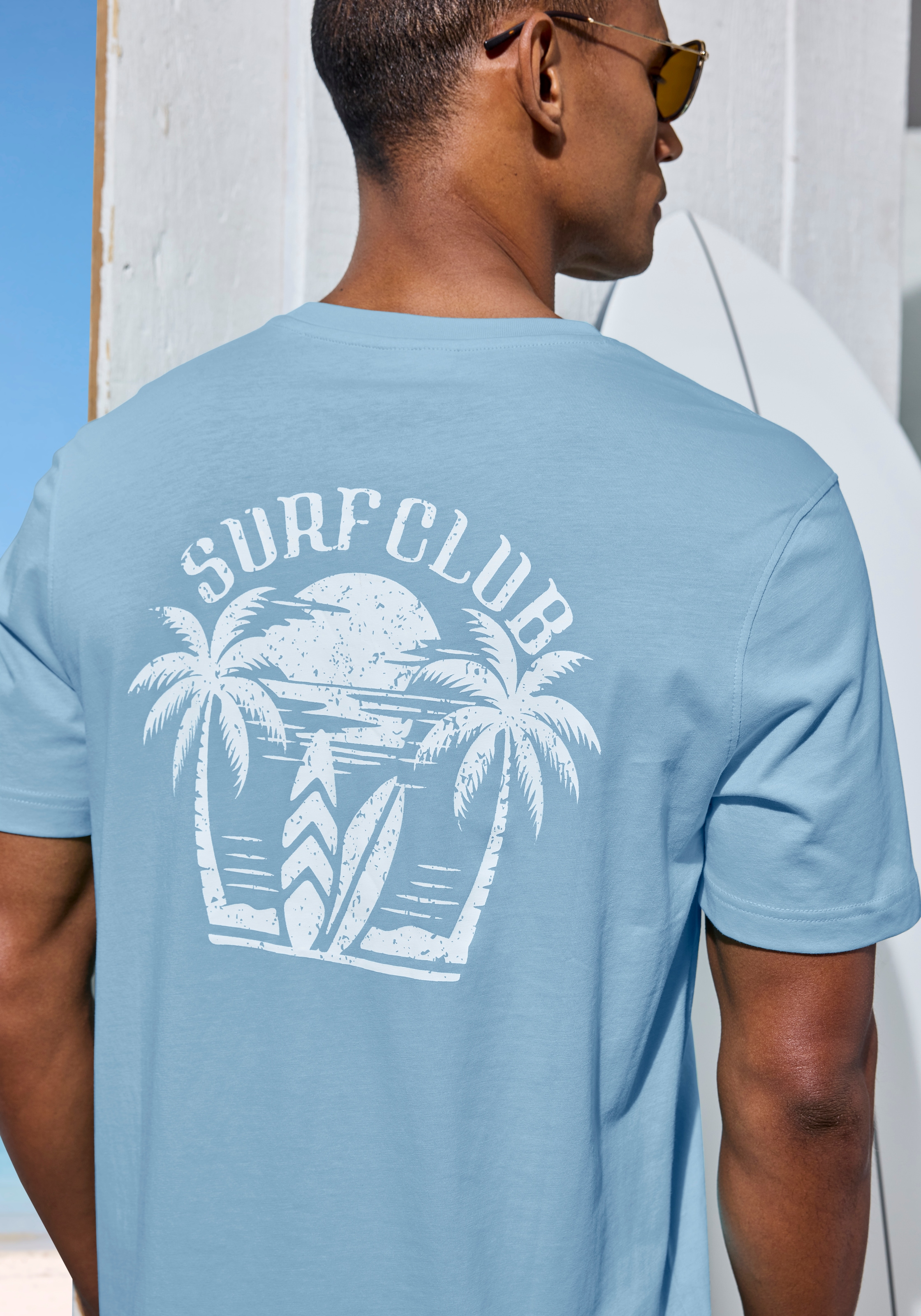 Beachtime T-Shirt », Shirt mit modischem Surfer Print« Regular-Fit bis Größe 5XL, mit kleinem Print vorn/großem Print hinten