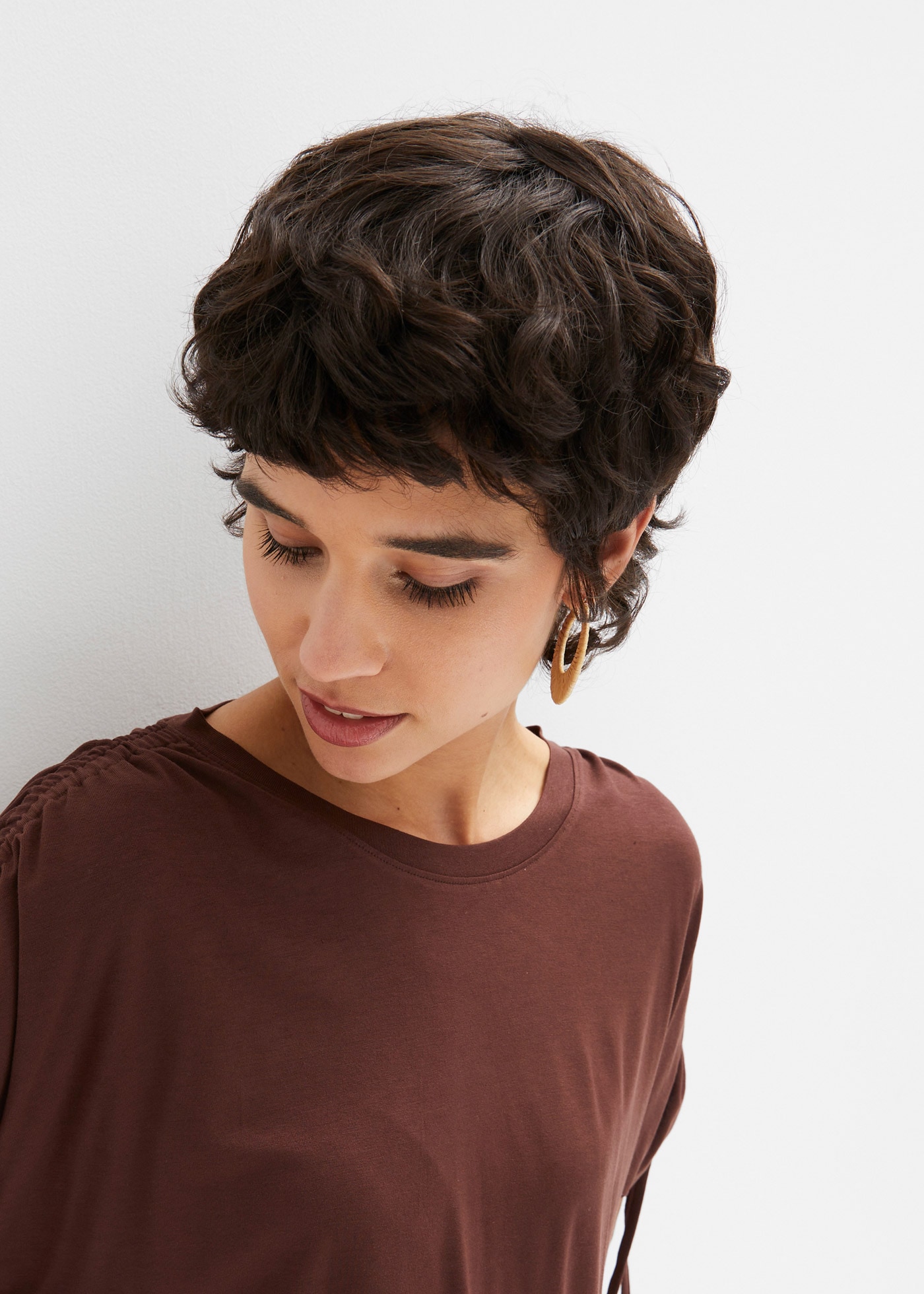 bonprix T-Shirt lässig geschnitten, Halbarm-Design, mit Raffung am Ärmel