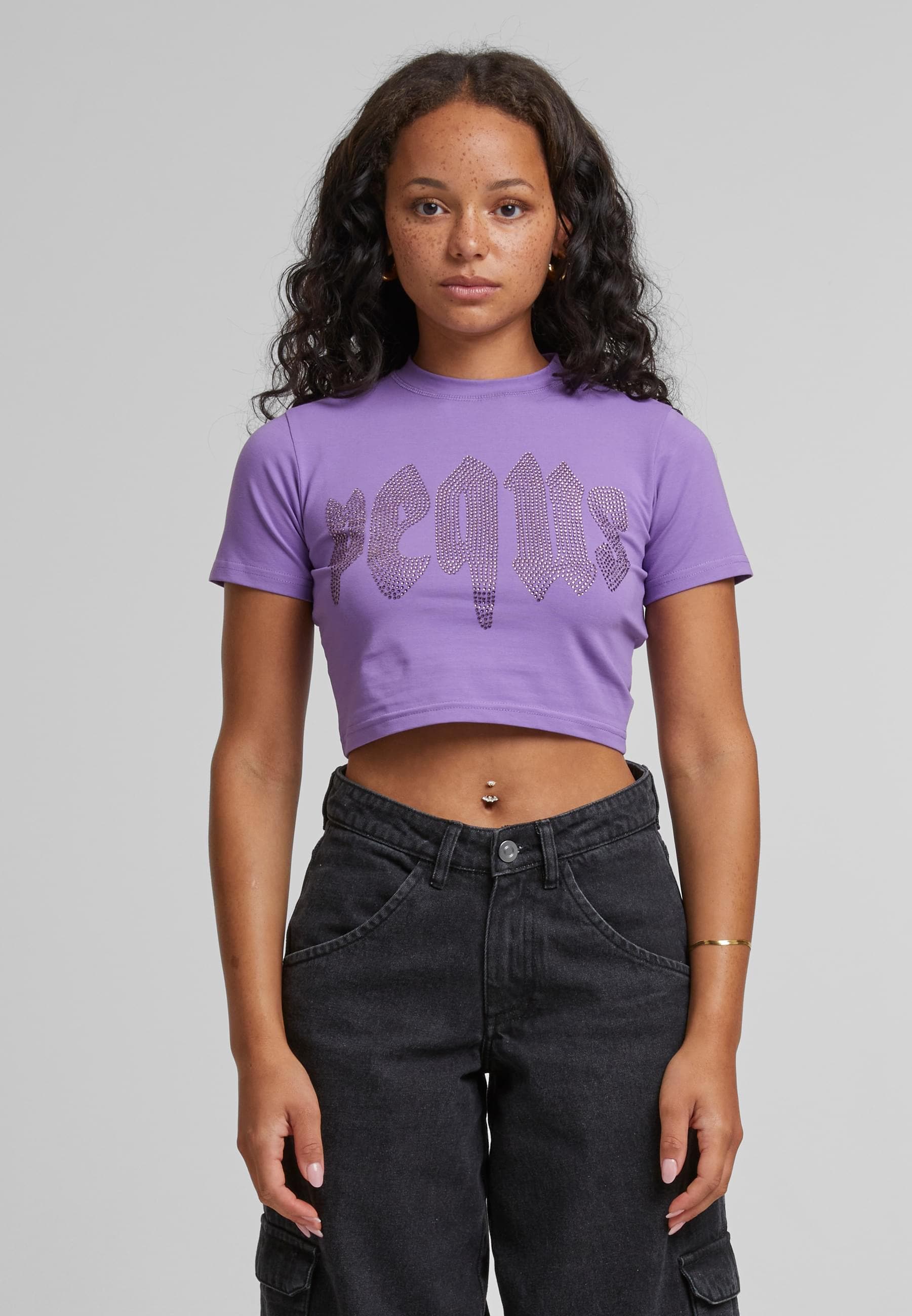 PEQUS T-Shirt »PEQUS PEQUS Rhinestone Mythic Logo Top« 1 Stk.