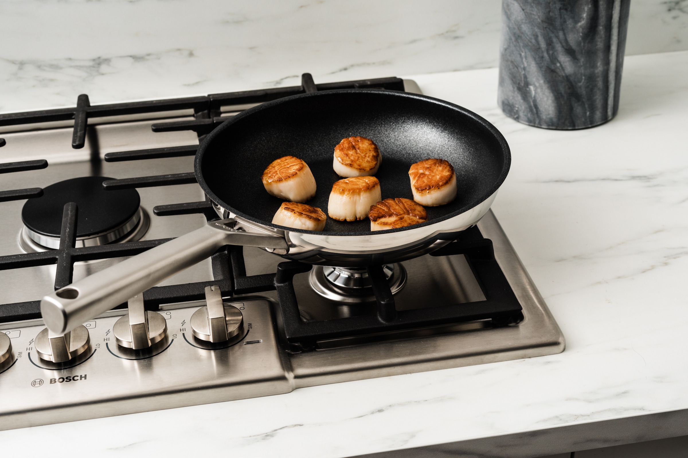 NINJA Bratpfanne »Ninja ZEROSTICK Edelstahl-Pfanne C600DE«, Edelstahl, (1 tlg.), Edelstahl mit Aluminiumbeschichtung für Braten bei hohen Temperaturen