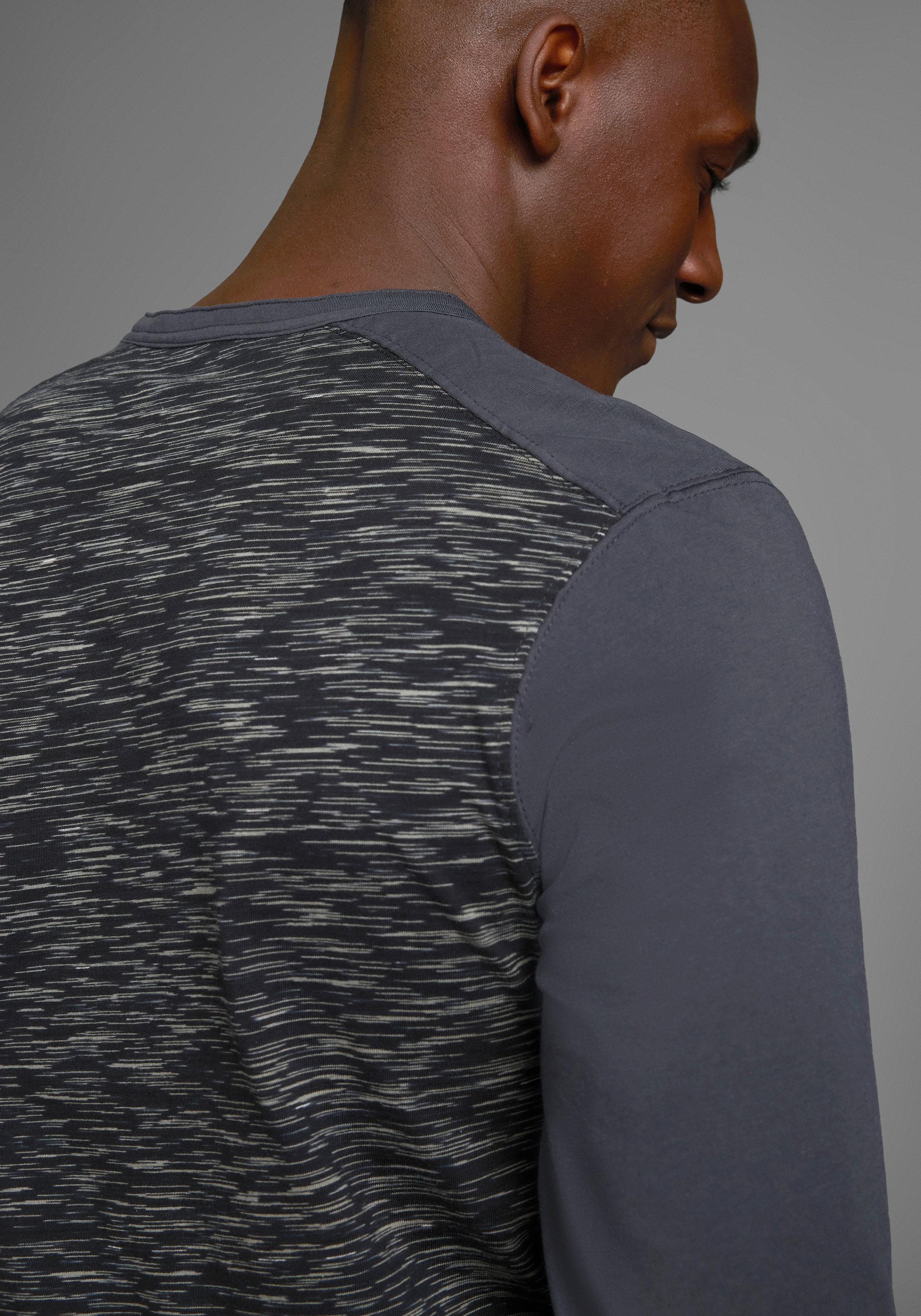 Arizona Longsleeve, Langarm, melierte Optik, Rundhalsausschnitt mit Knopfleiste