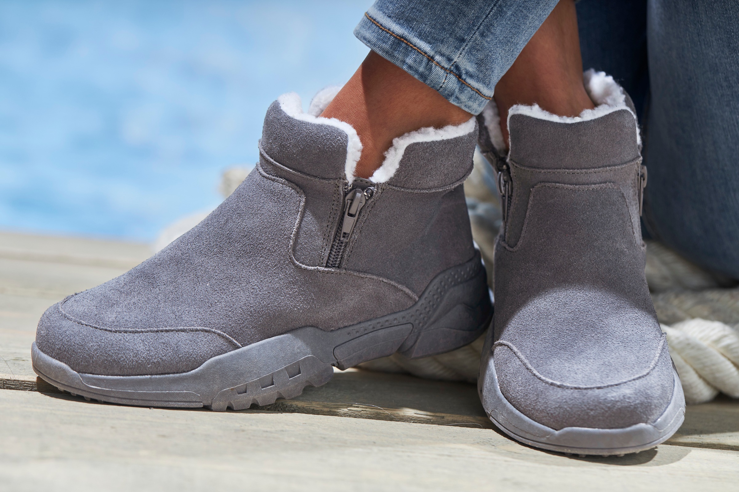 Vivance Stiefelette, aus Veloursleder und mit Warmfutter, Winterstiefel, Stiefel, Boots
