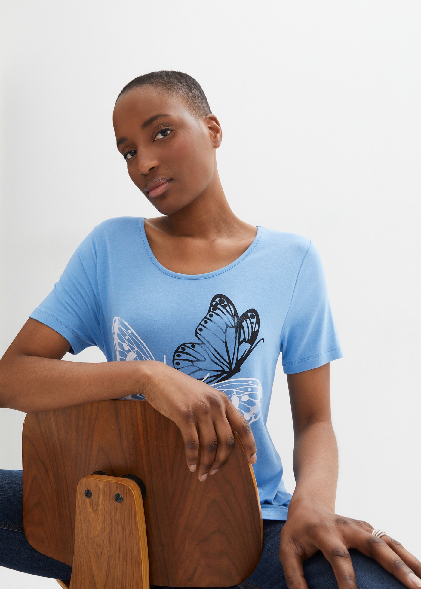 bonprix Longshirt »Longshirt mit Zipfel und Schmetterlingsmuster« Longshirt mit Zipfel und Schmetterlingsmuster