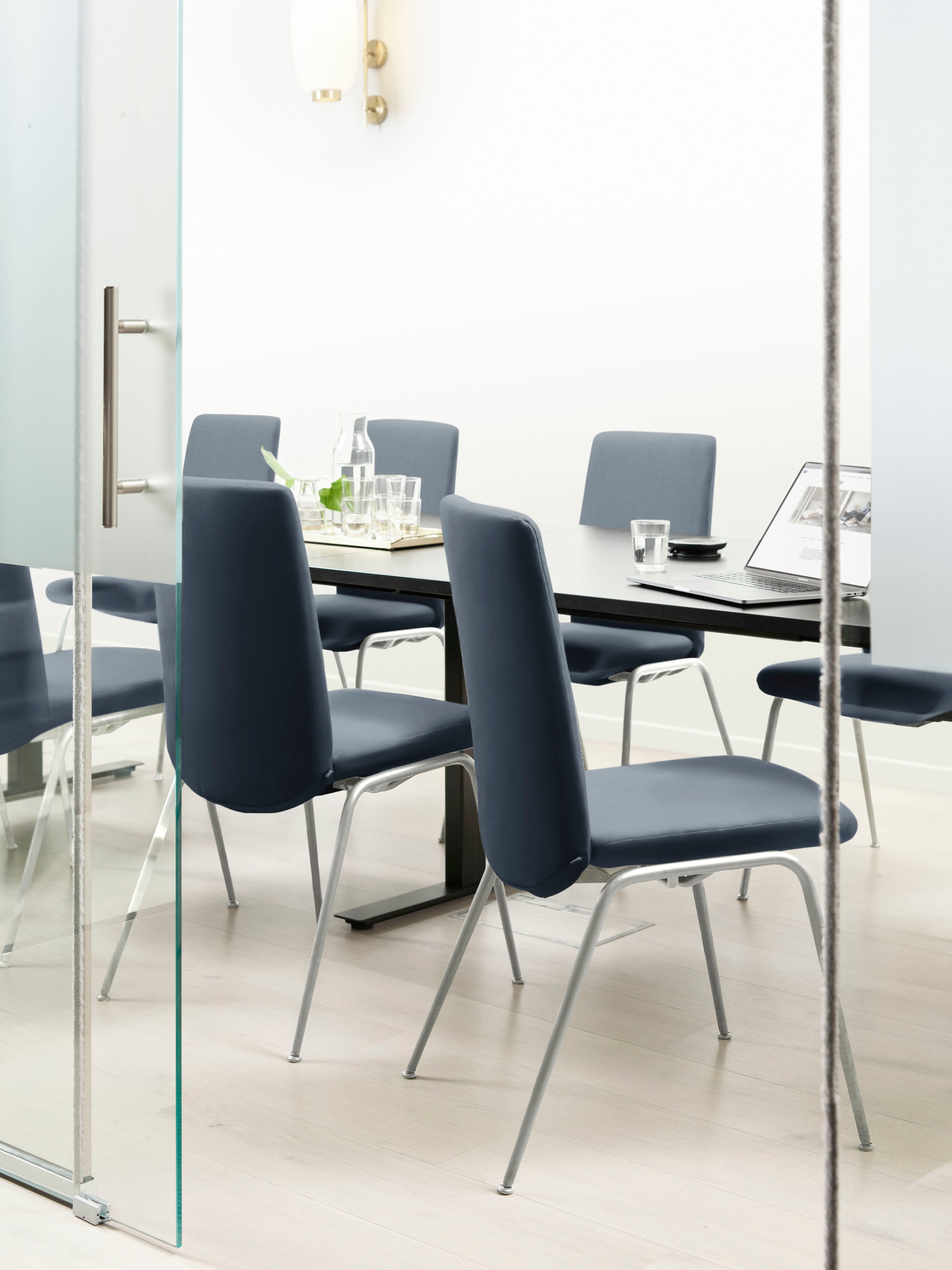 Stressless® Polsterstuhl »Laurel«, Microfaser DINAMICA, Low Back, Größe L, mit Beinen aus Stahl in Chrom glänzend