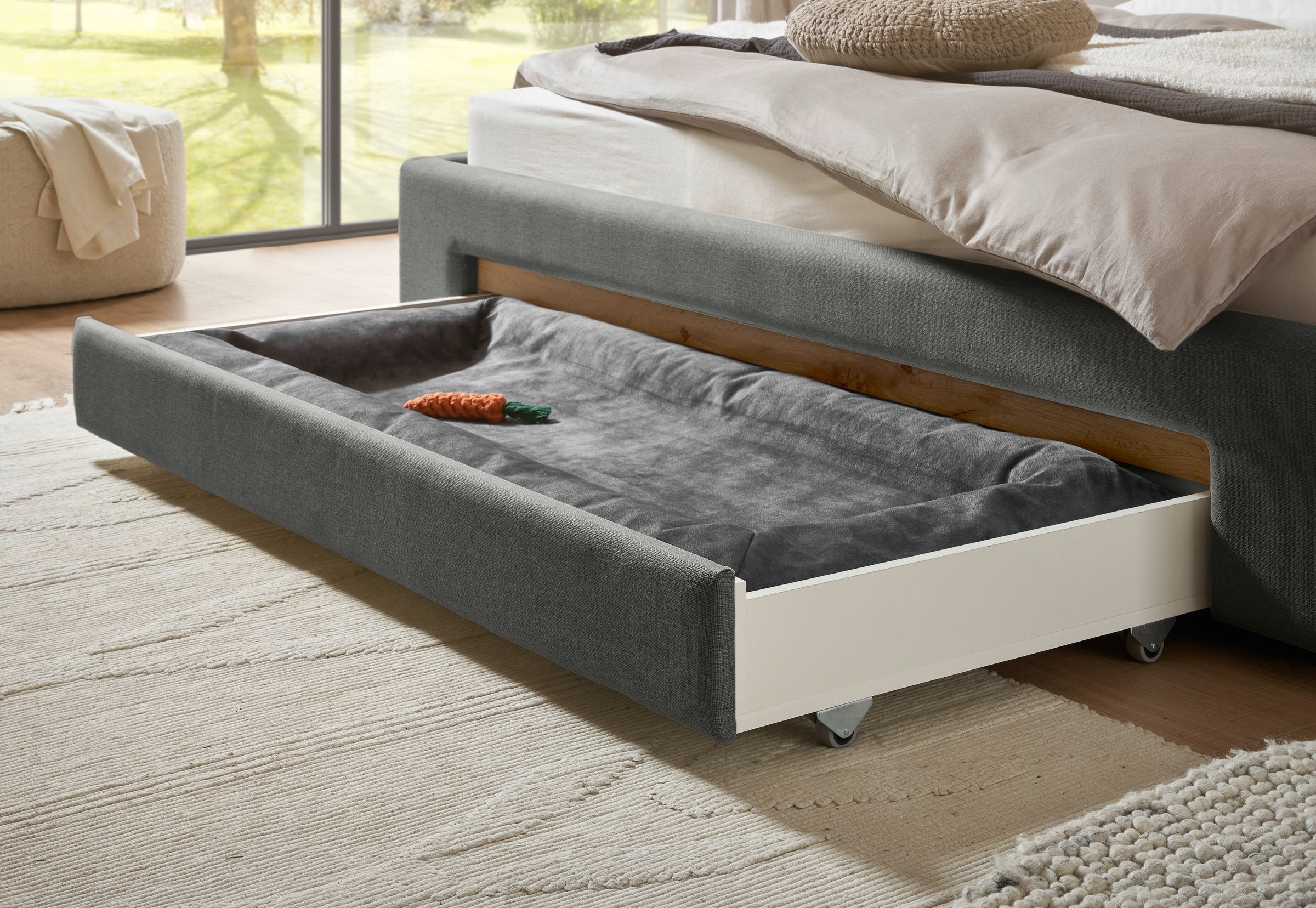INOSIGN Polsterbett »CiTY/GiRON, Bettgestell mit Bettkasten, gepolstertes Stauraumbett«, mit Hundebett oder Stauraumschublade, Bezug Cord-oder Leinenoptik