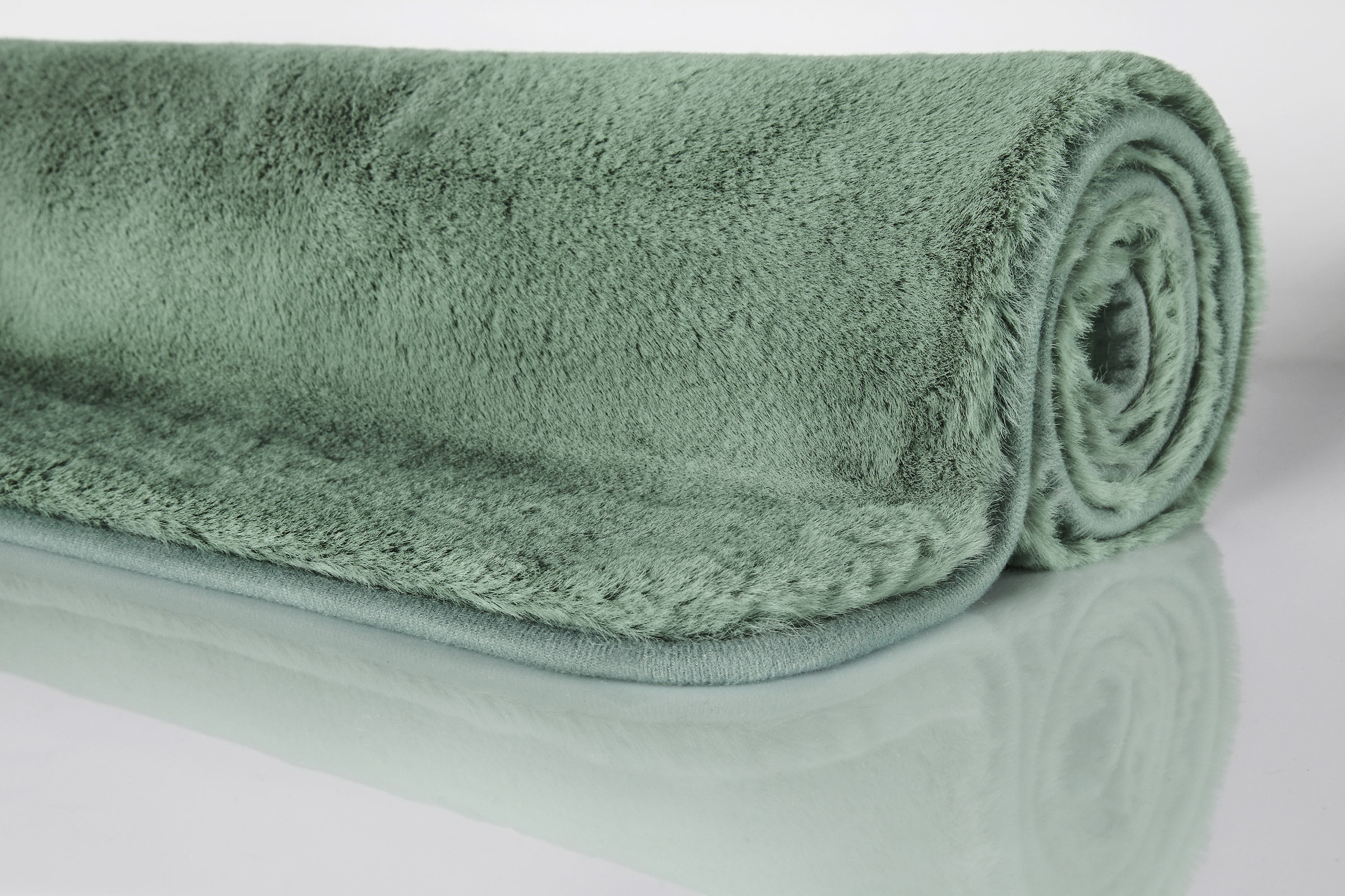 Wecon home Basics Badematte »Emil« Höhe 25 mm waschbar, rutschfest, strapazierfähig, pflegeleicht und super weich