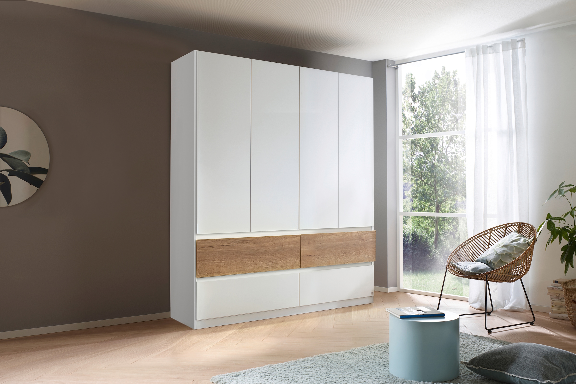 rauch Drehtürenschrank »Winnipeg« grifflose Front, Schubkästen m. Griffmulde, auch mit Beleuchtung