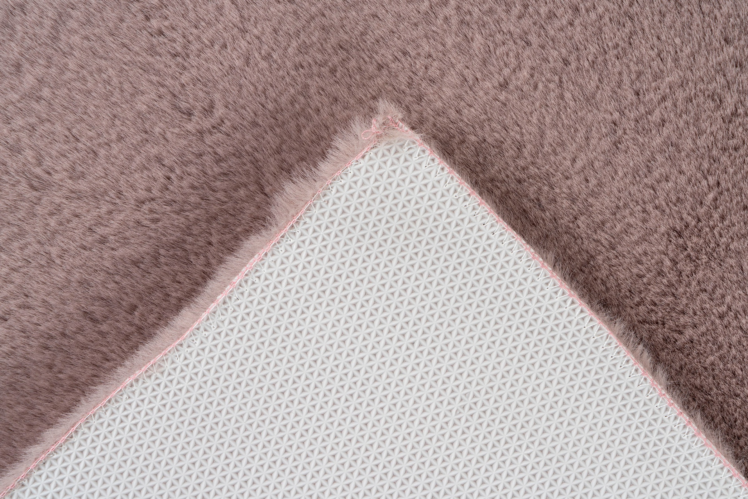 Kayoom Badematte »Rabbit Light«, rutschhemmend beschichtet, fußbodenheizungsgeeignet, weiche Kaninchenfell Haptik, Badezimmer, Kinderzimmer, Schlafzimmer