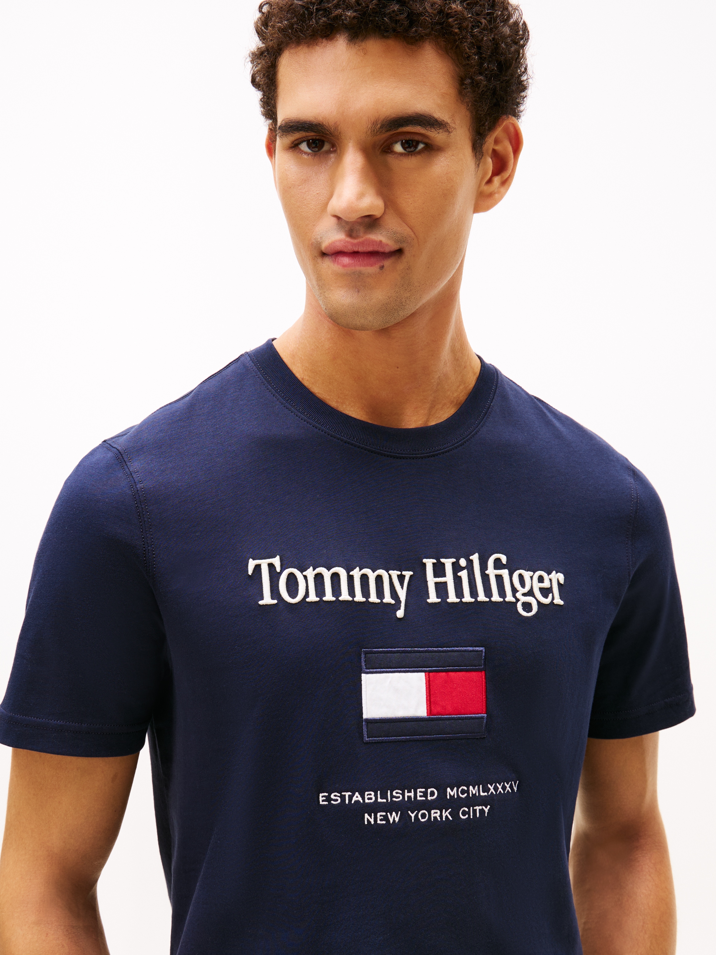 Tommy Hilfiger T-Shirt »TOMMY EMBRO FLAG« mit Logostickerei, Jersey, normale Passform