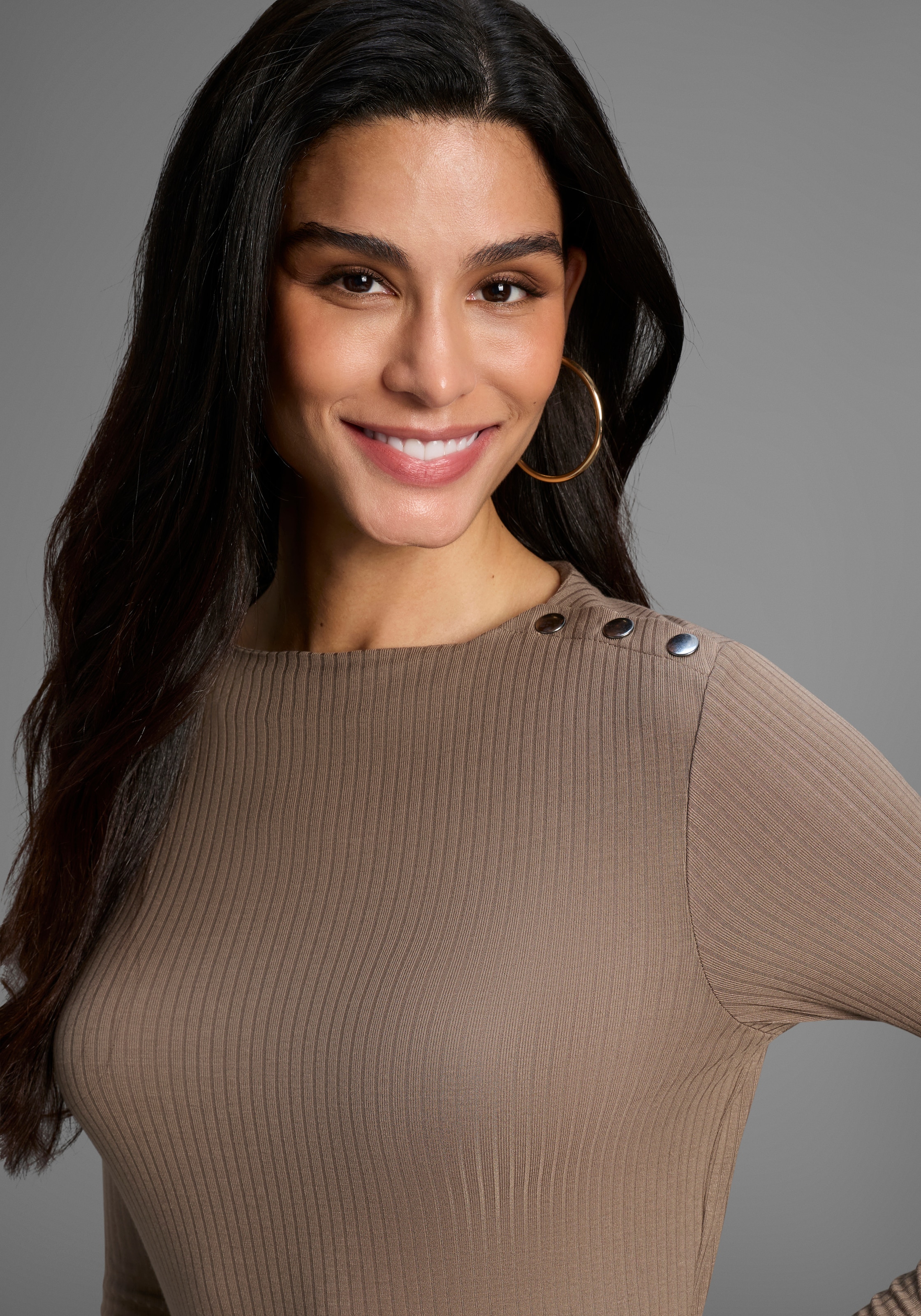 Bruno Banani Longsleeve, mit Druckknopf-Detail auf der Schulter - NEUE KOLLEKTION