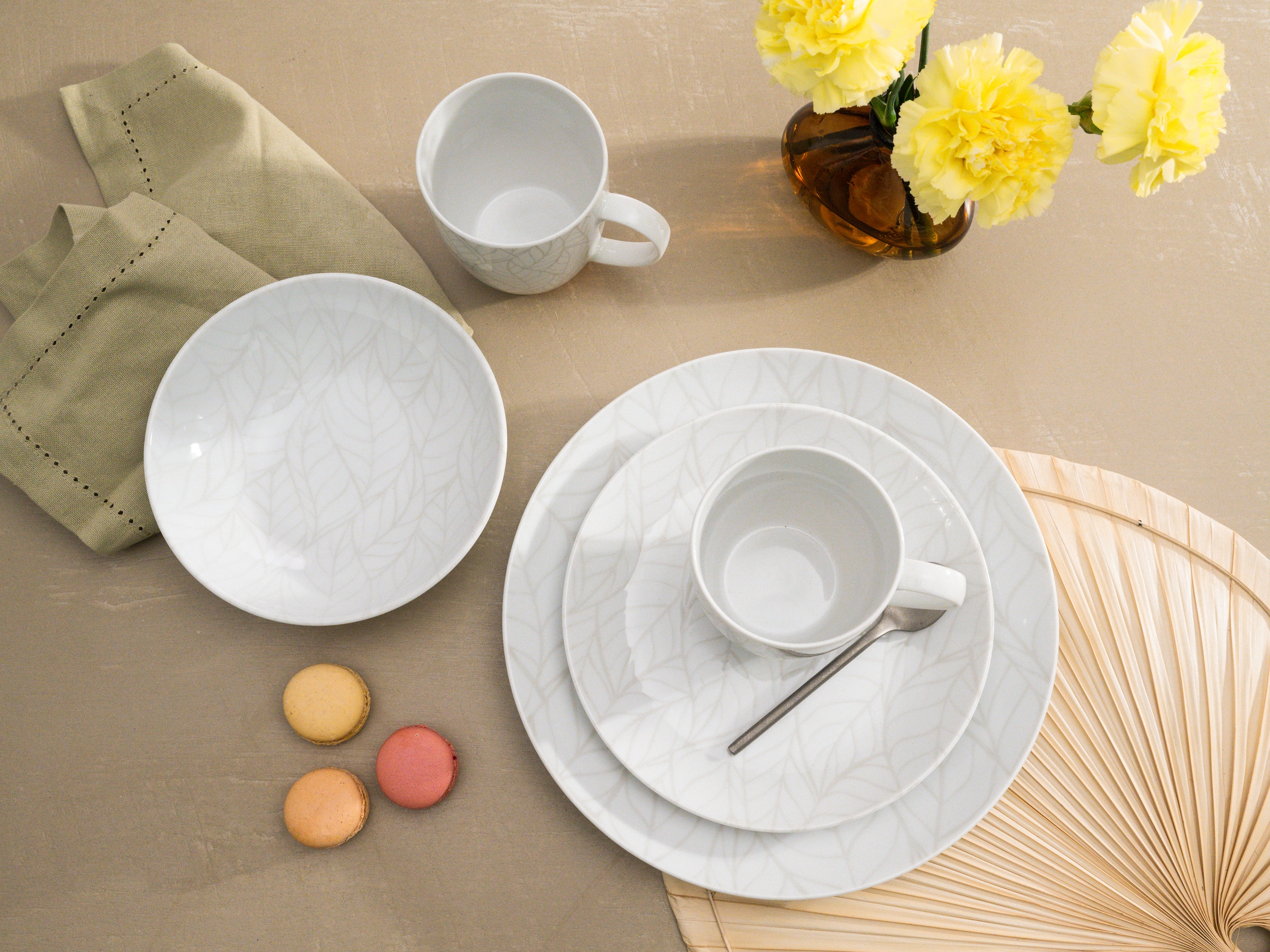 CreaTable Kombiservice »Geschirr-Set Home - Blätter«, (Set, 16 tlg., Kaffeeservice und Tafelservice im Set, für 4 Personen), Service, weiß, Used-und Vintage-Look, zeitlos, 16 Teile für 4 Personen